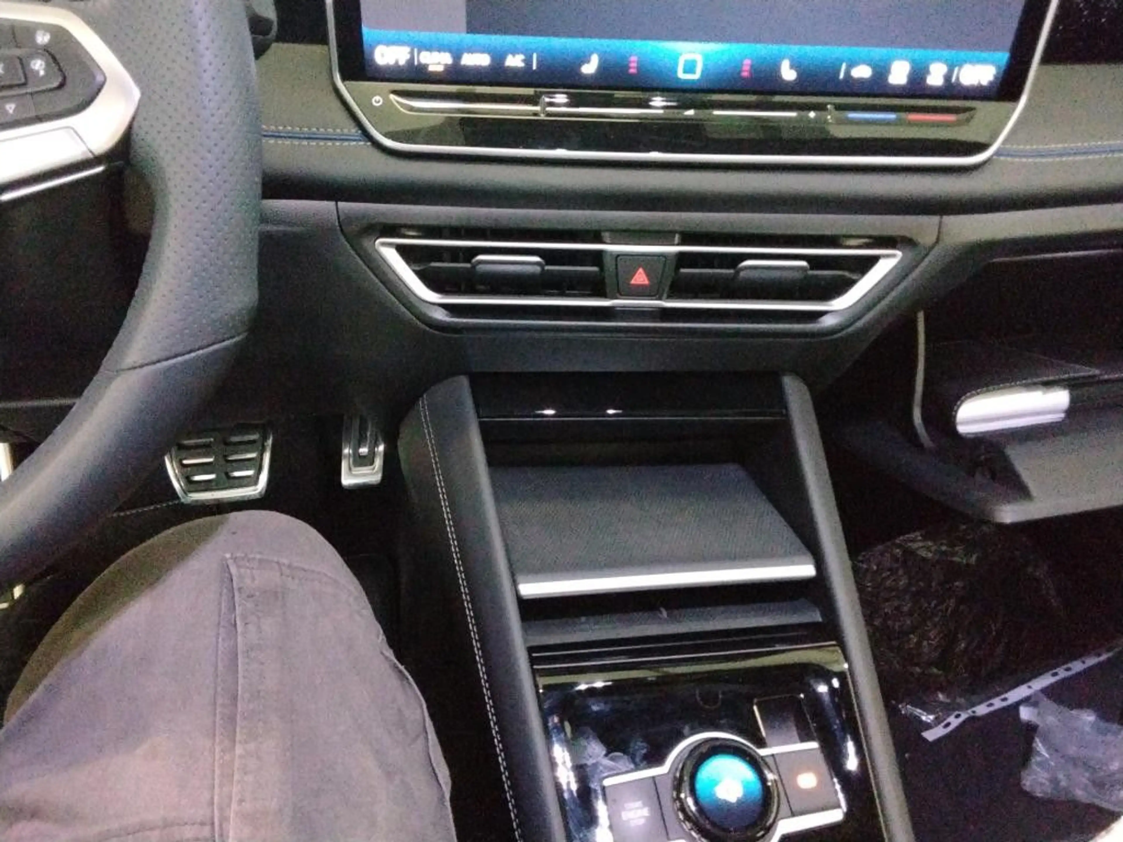 Volkswagen Tiguan 2.0 TDI DSG 3 x R-Line * Black *Pano/3D — photo 7