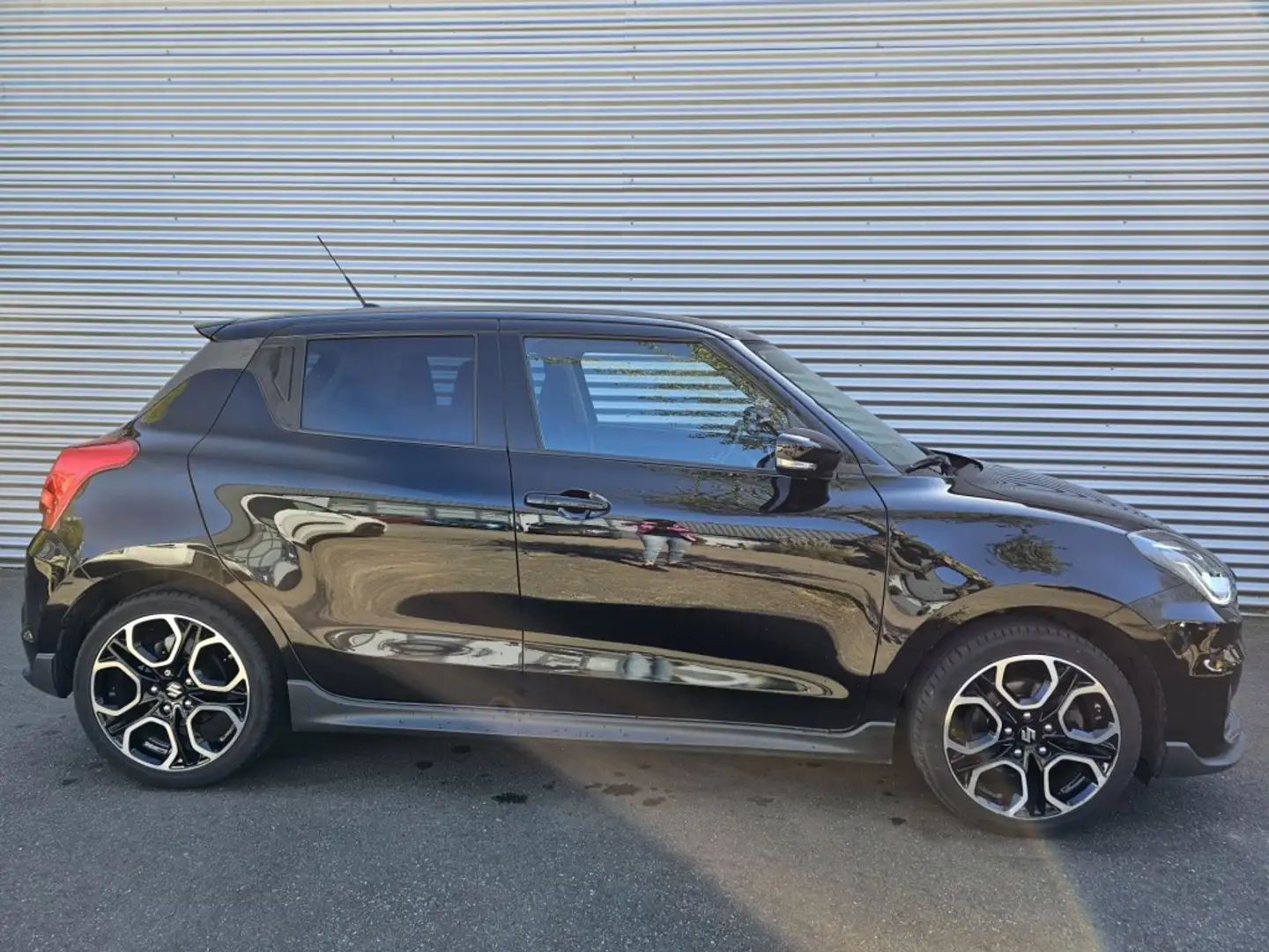 Suzuki Swift 1.4 Sport Boosterjet Airco Schwarz - 1