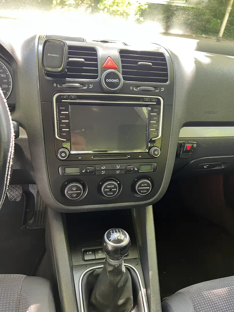 Volkswagen Jetta 2.0 FSI Comfortline Zwart - 2