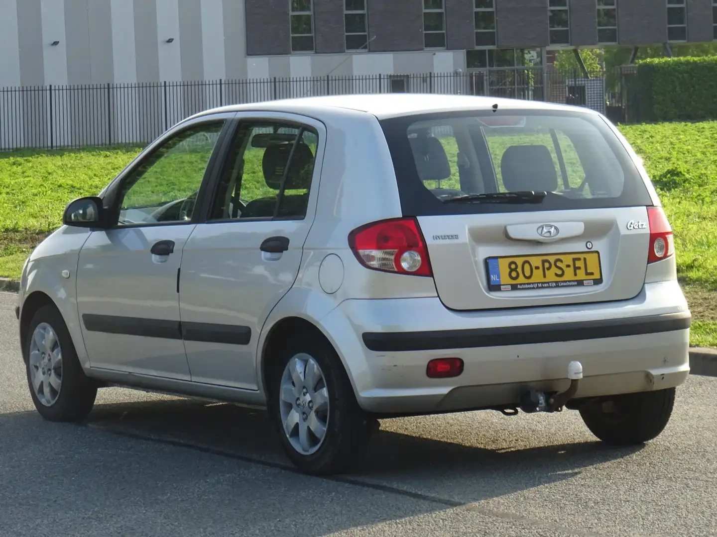 Hyundai Getz 1.1i Active Young 5DEURS NAP/ELEKRAM/APK 2026 Grau - 2