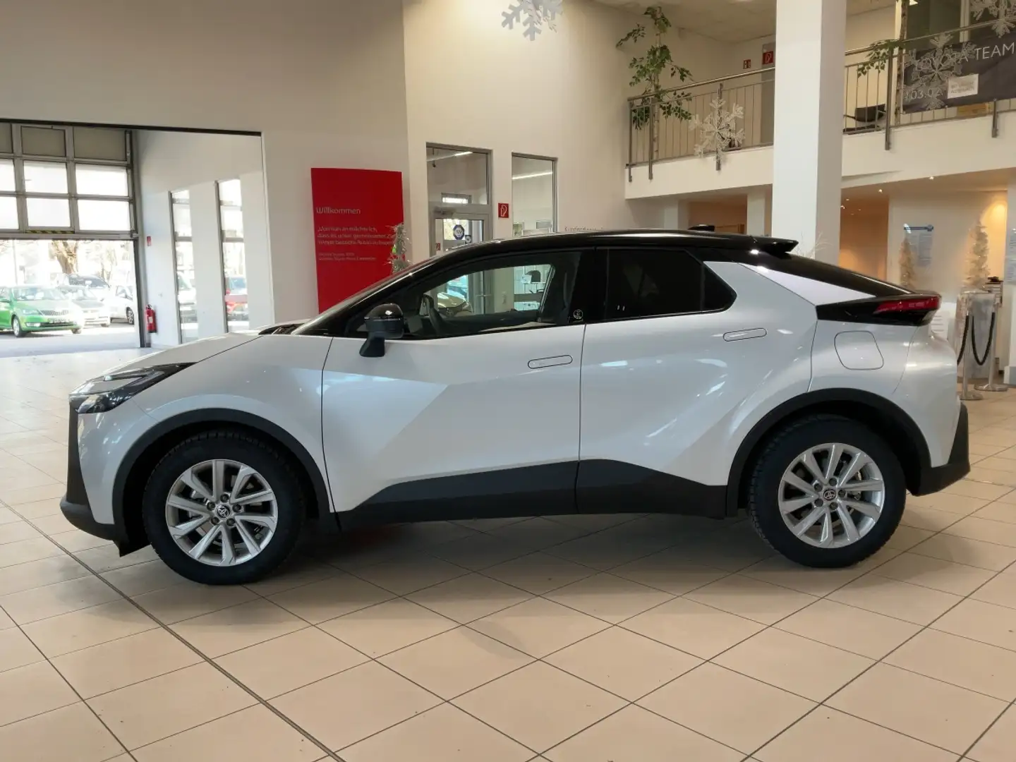 Toyota C-HR 1,8 Team Deutschland *Technik-Paket* Blanc - 2