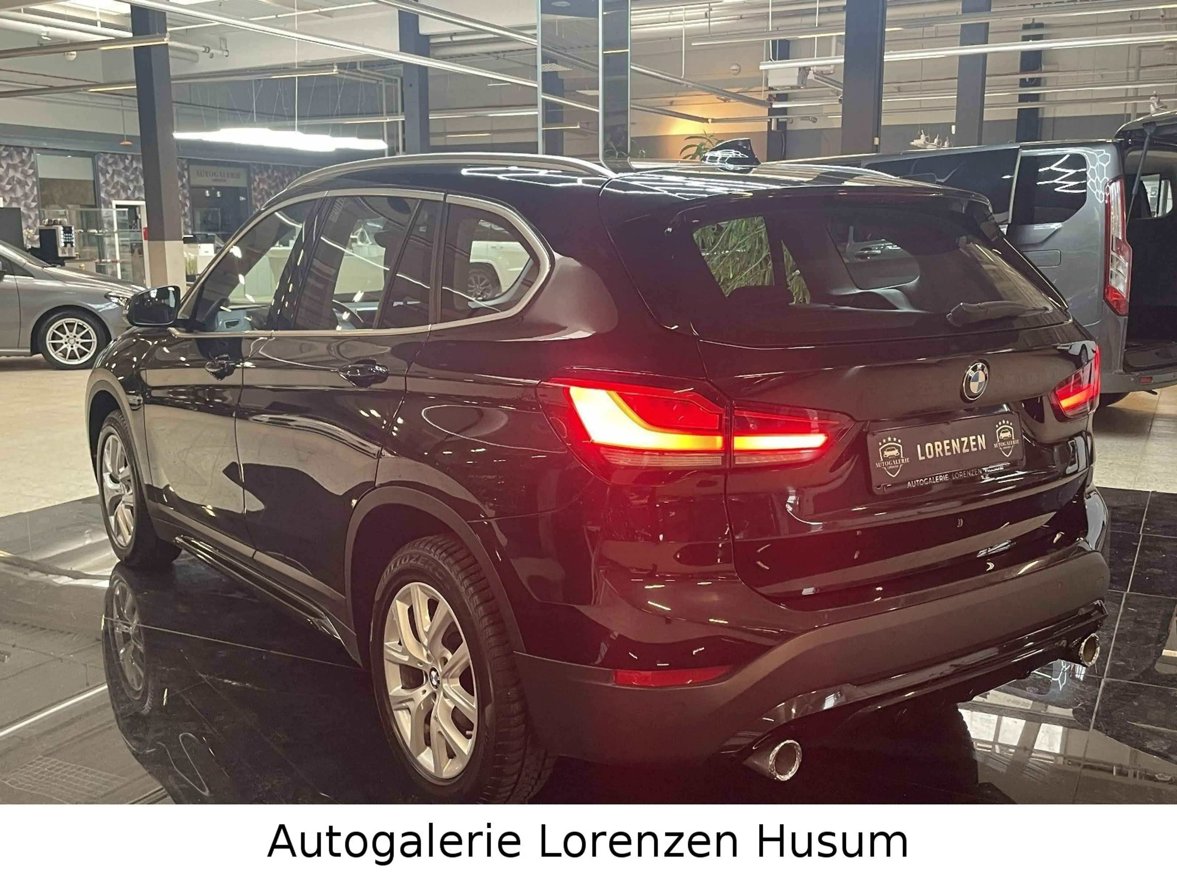 BMW X1 sDrive 18 d Sport Line / AHK  / LED / NAVI — photo 11