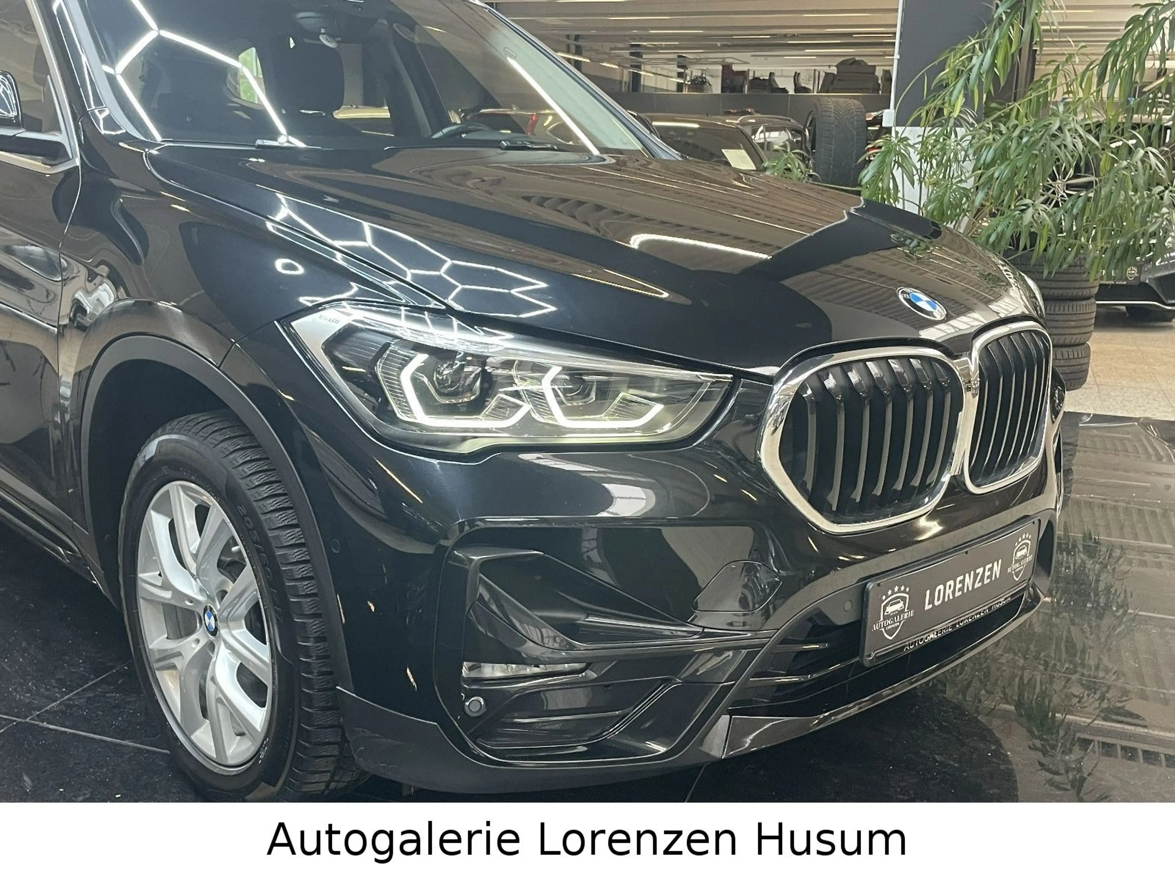 BMW X1 sDrive 18 d Sport Line / AHK  / LED / NAVI — photo 6