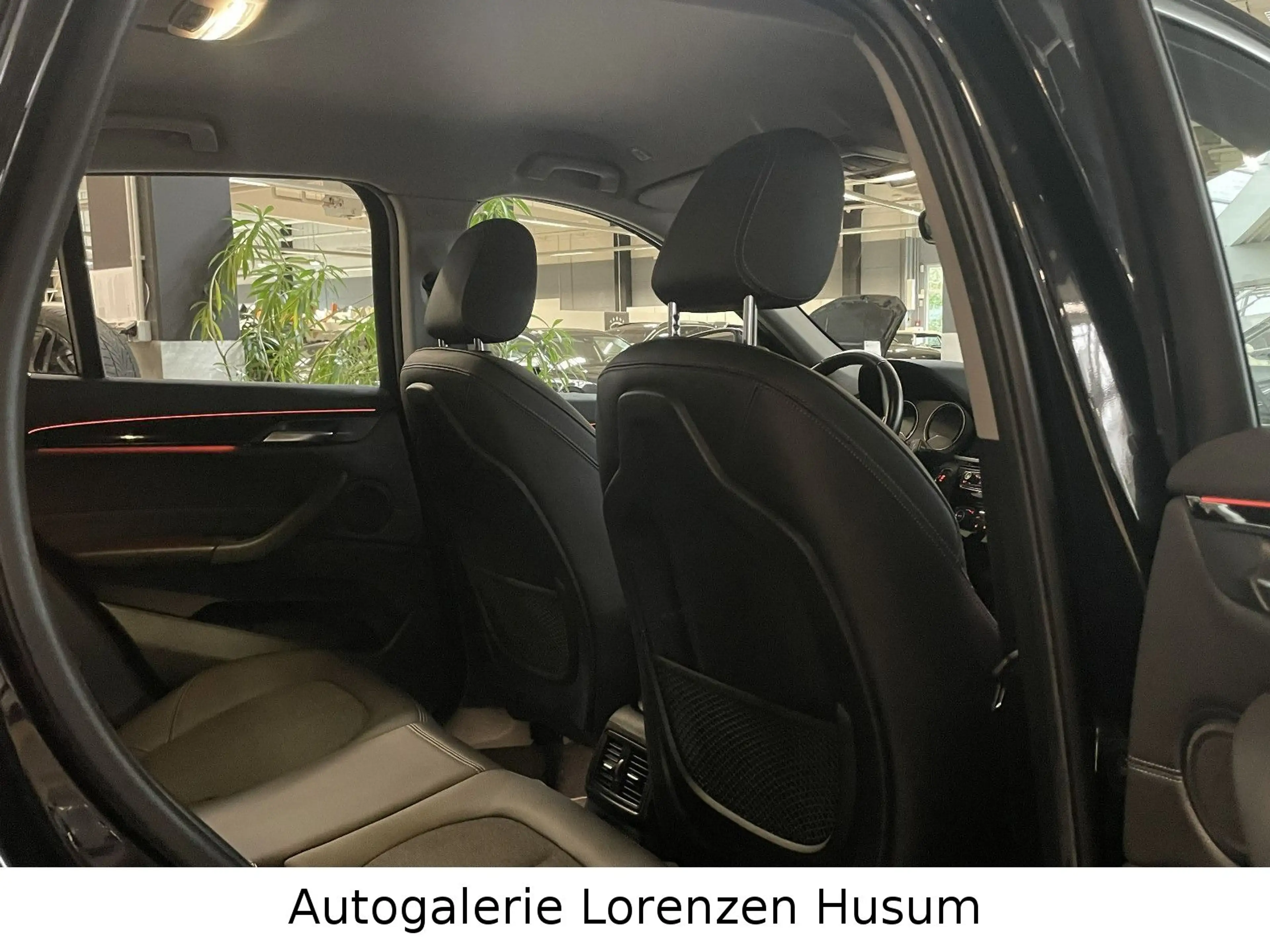 BMW X1 sDrive 18 d Sport Line / AHK  / LED / NAVI — photo 14