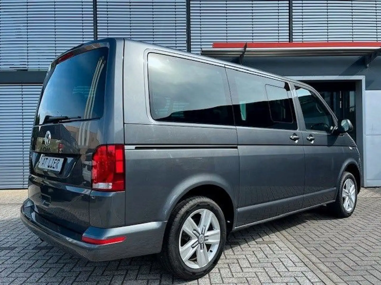 Volkswagen T6 Multivan T6.1 Multivan 2,0 TDI DSG 4Motion Gris - 2