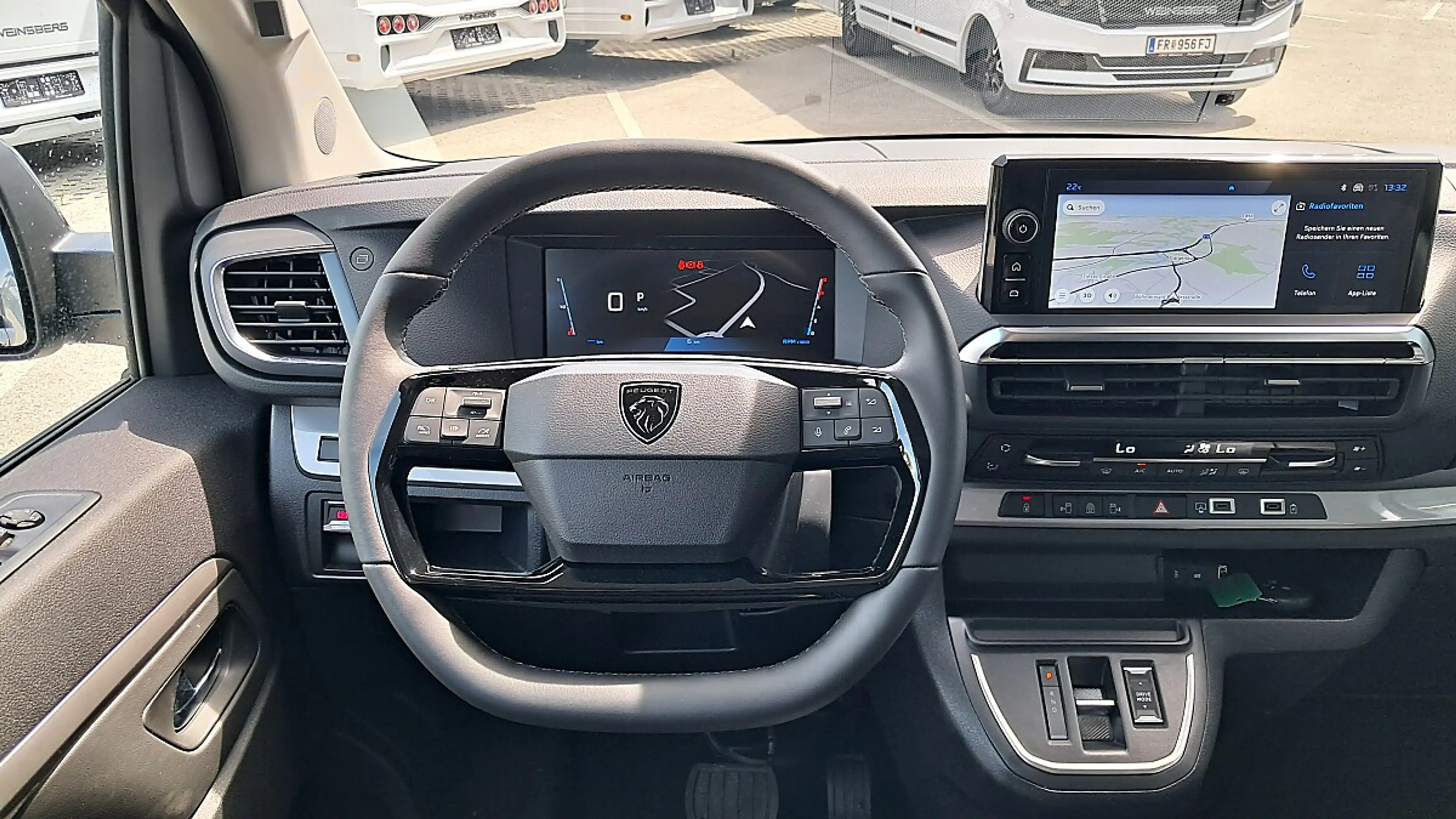 Peugeot Traveller Premium BlueHDi 180 Standard EAT8 — photo 14