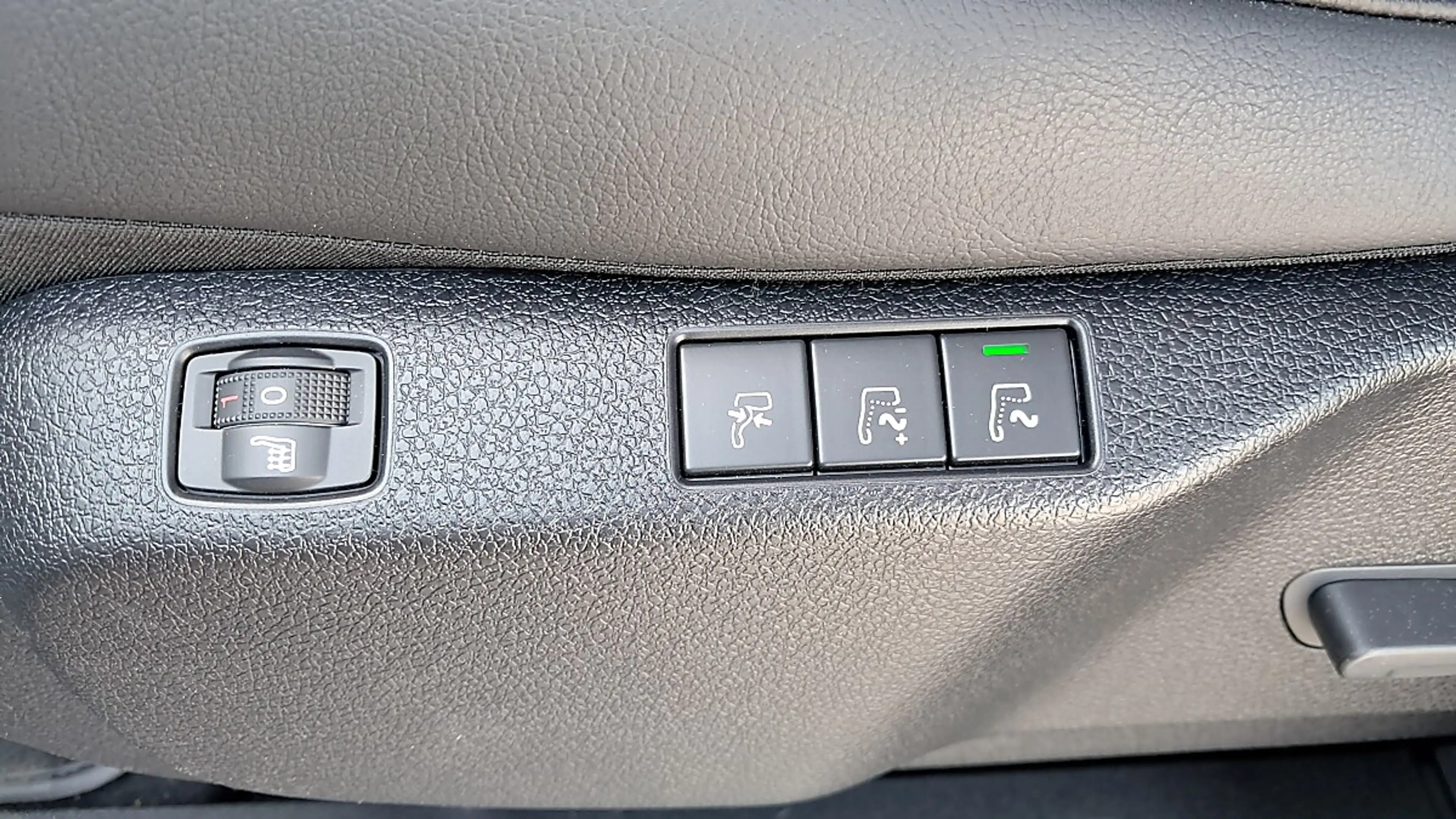 Peugeot Traveller Premium BlueHDi 180 Standard EAT8 — photo 12