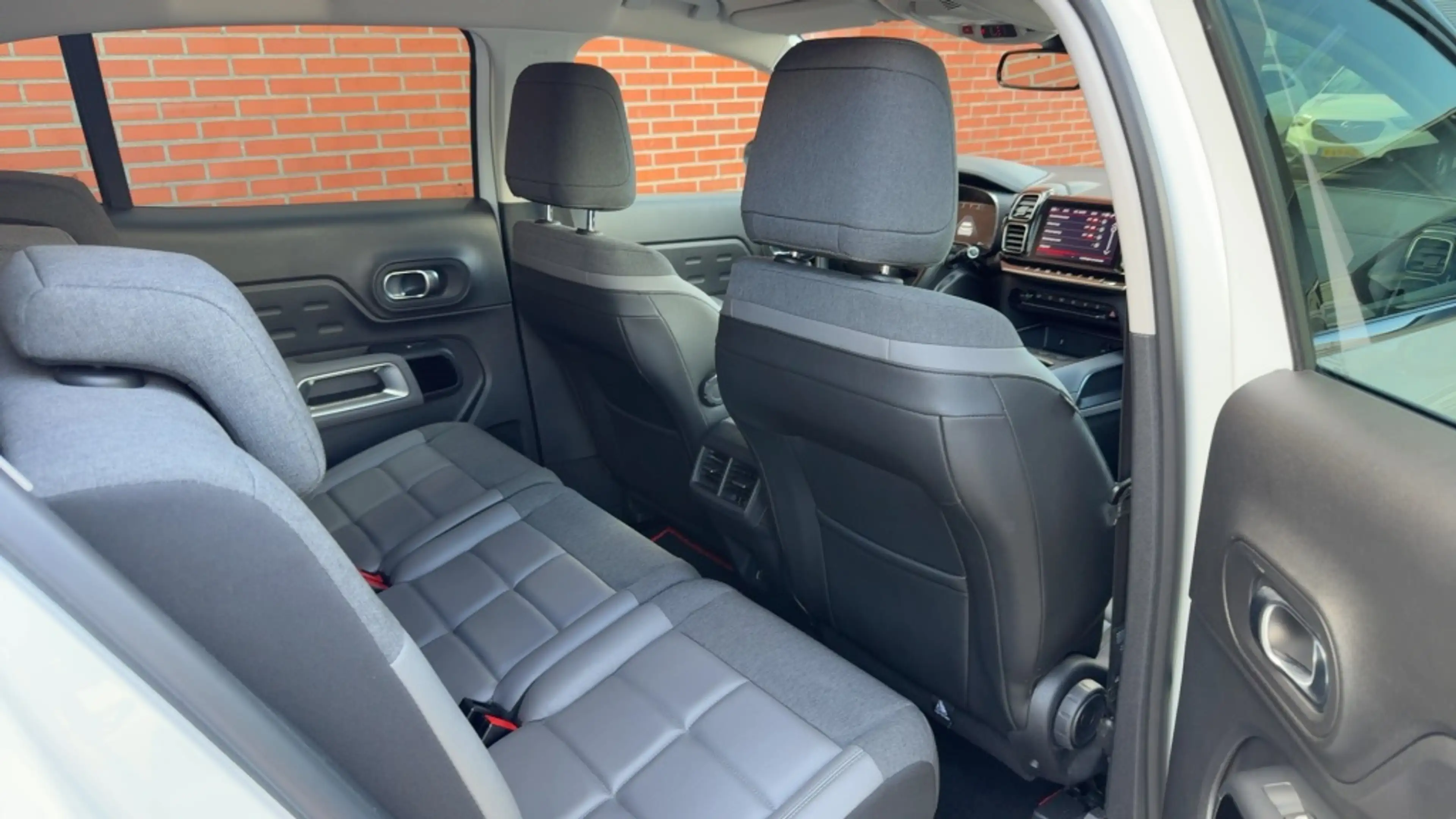 Citroen C5 Aircross 1.2 PT Business Plus 130PK Automaat Leder Trekhaak — photo 13