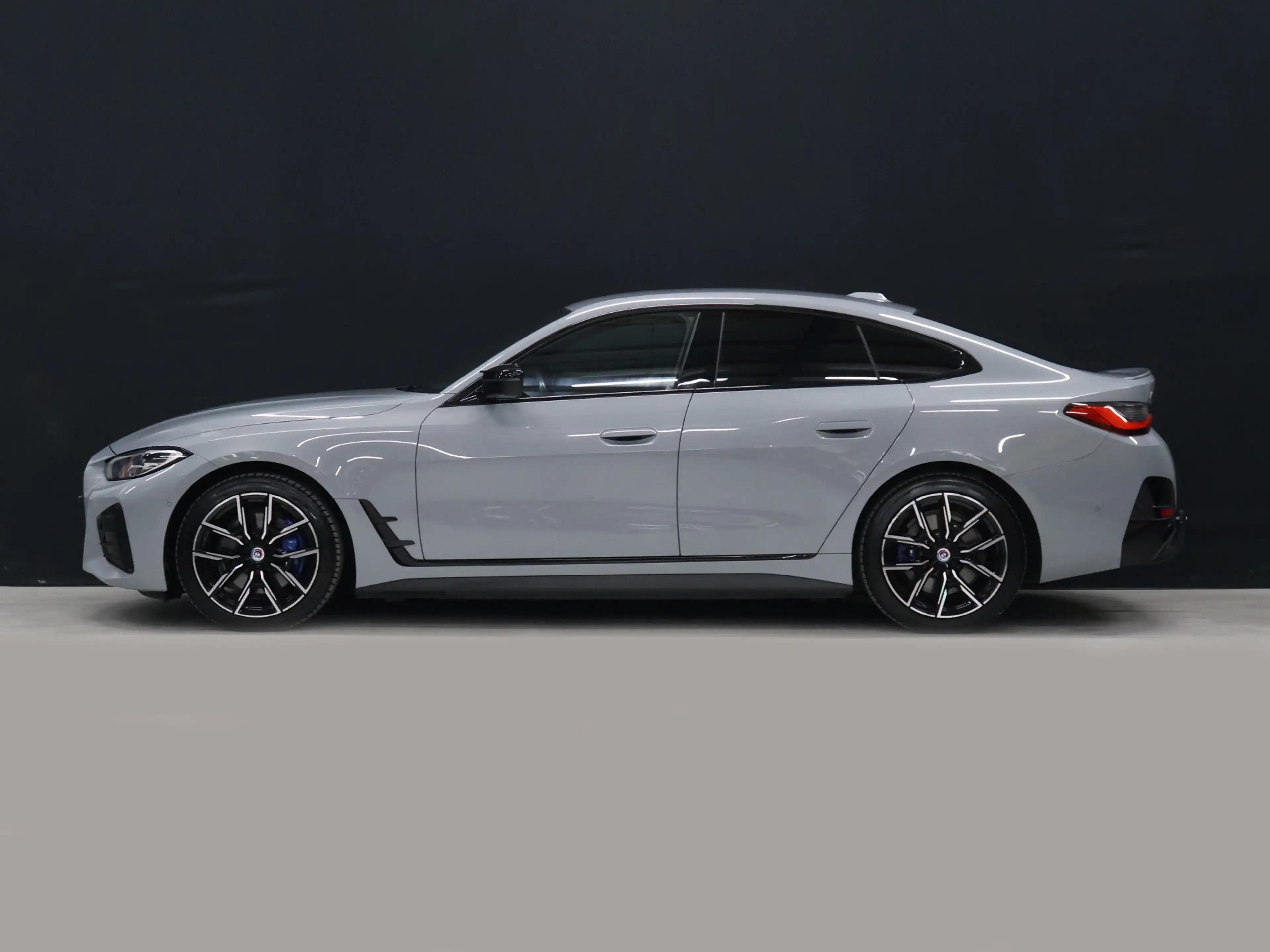 BMW i4 M50 High Executive 84 kWh [TREKHAAK, APPLE CARPLAY — photo 2