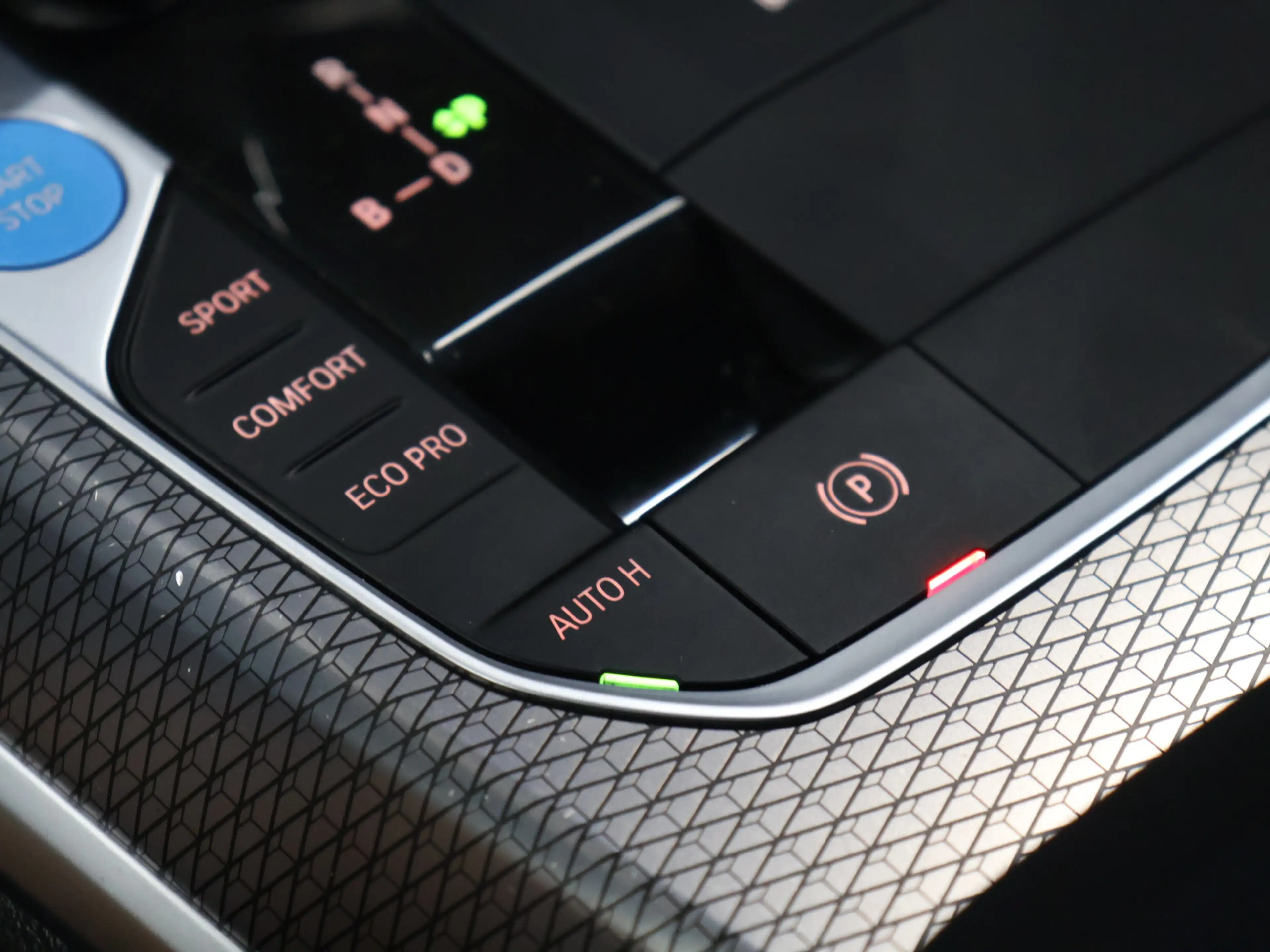 BMW i4 M50 High Executive 84 kWh [TREKHAAK, APPLE CARPLAY — photo 25