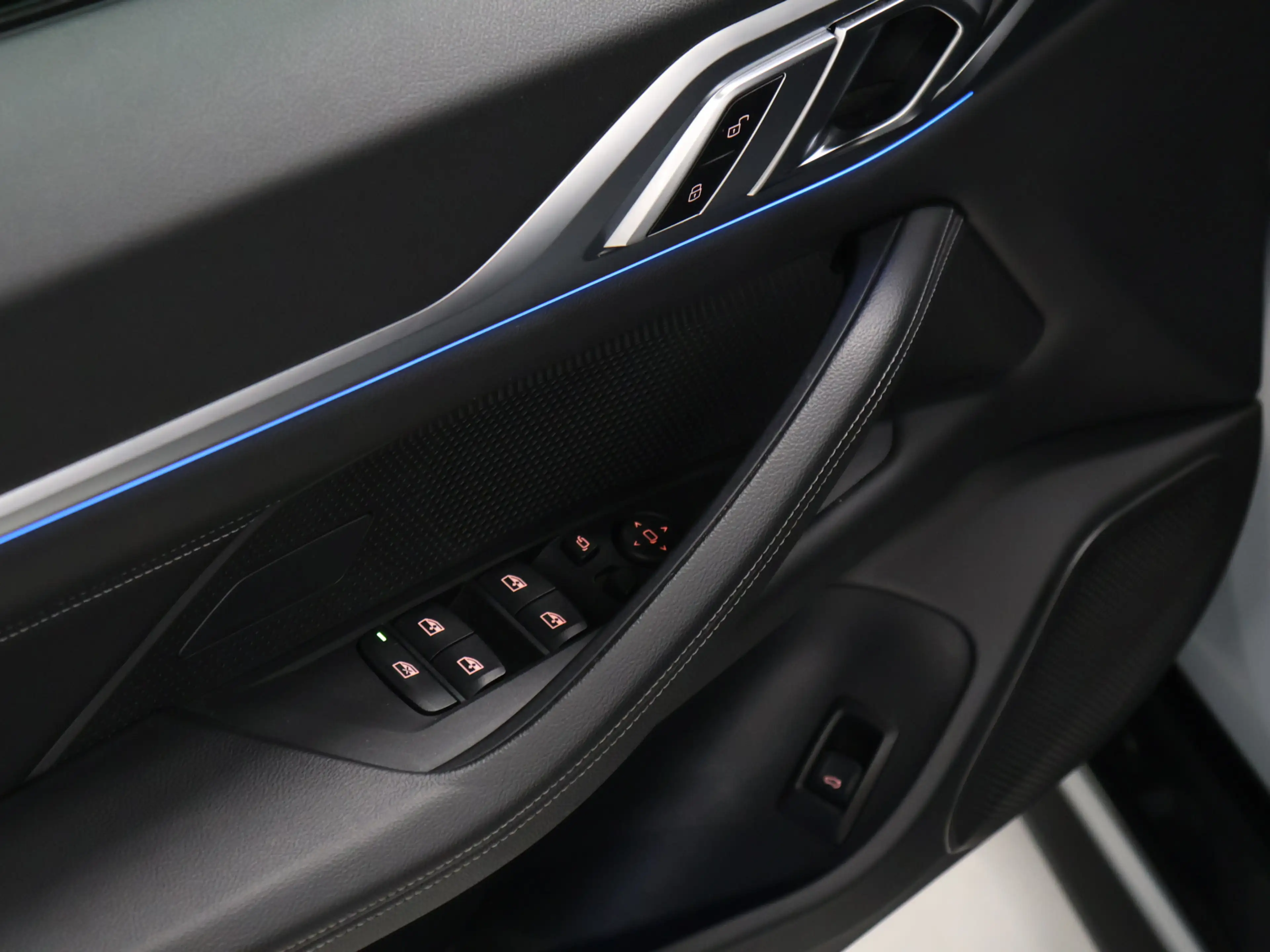 BMW i4 M50 High Executive 84 kWh [TREKHAAK, APPLE CARPLAY — photo 12