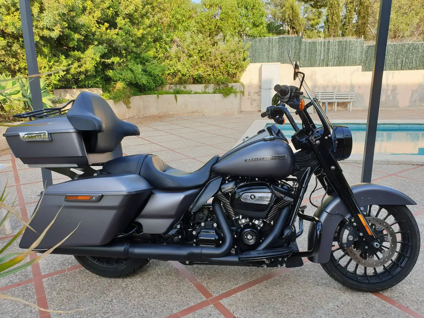 Harley-Davidson Road King Special Gris - 1