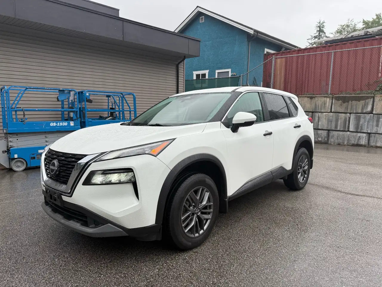 2023 Nissan Rogue S — photo 1