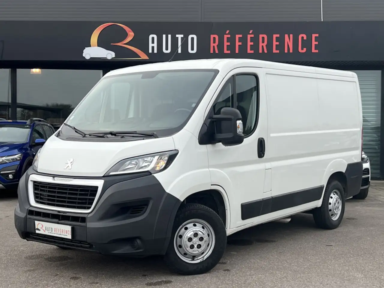 Peugeot Boxer 330 L1H1 2.0 BLUEHDI 110 PREMIUM