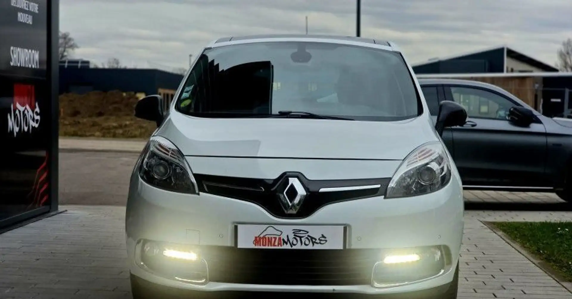 Renault Scenic III 1.5 DCI 110CH ENERGY BOSE ECO² EURO6 2015 Blanc - 2