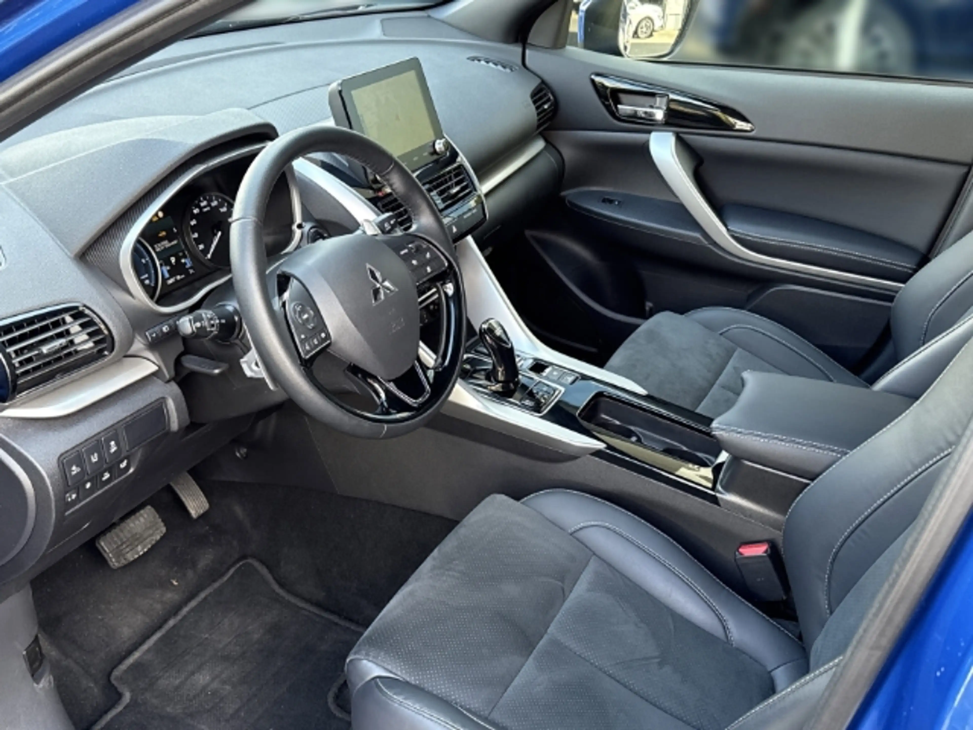 Mitsubishi Eclipse Cross Plus Select Black Hybrid 4WD StandHZG Soundsystem — photo 8