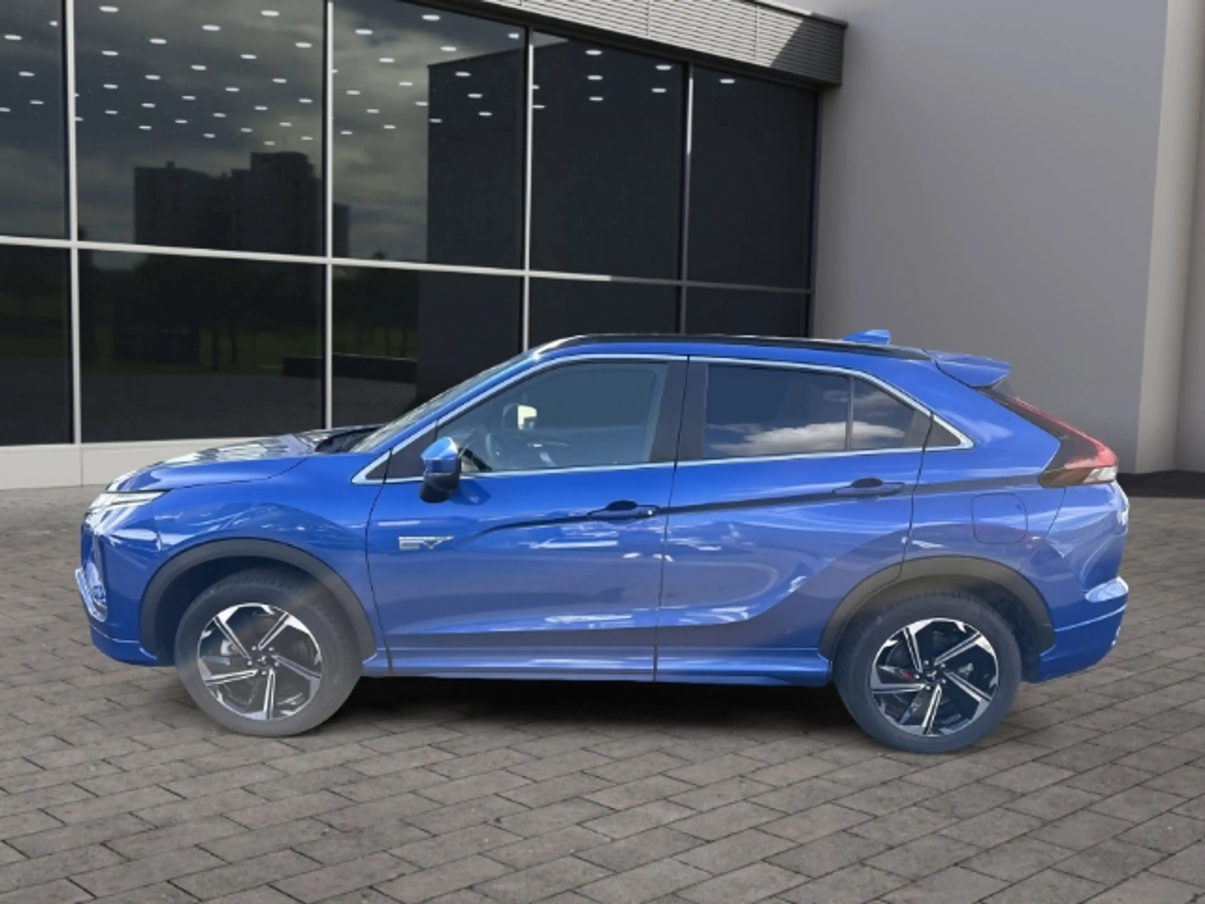 Mitsubishi Eclipse Cross Plus Select Black Hybrid 4WD StandHZG Soundsystem — photo 3