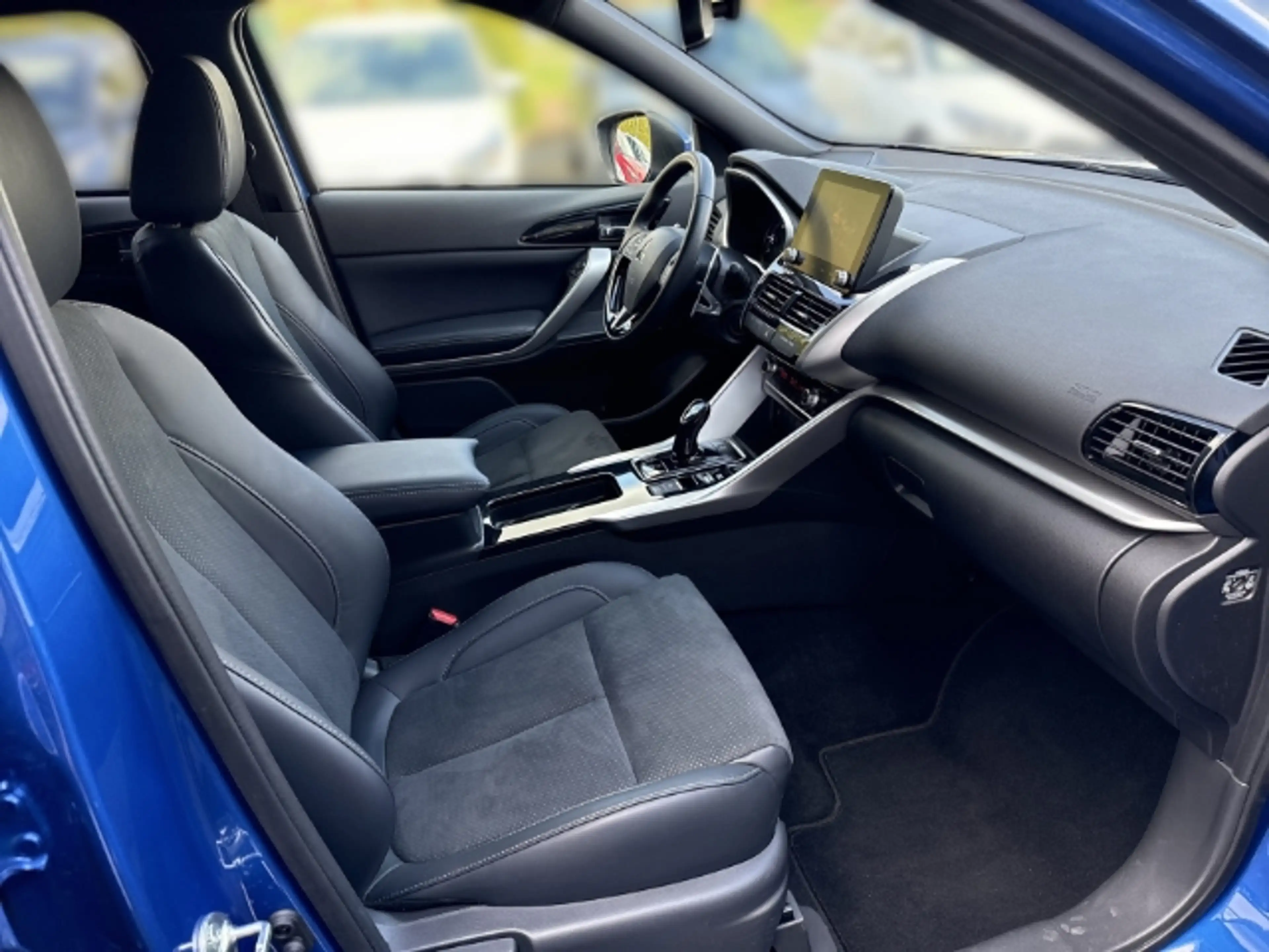 Mitsubishi Eclipse Cross Plus Select Black Hybrid 4WD StandHZG Soundsystem — photo 12