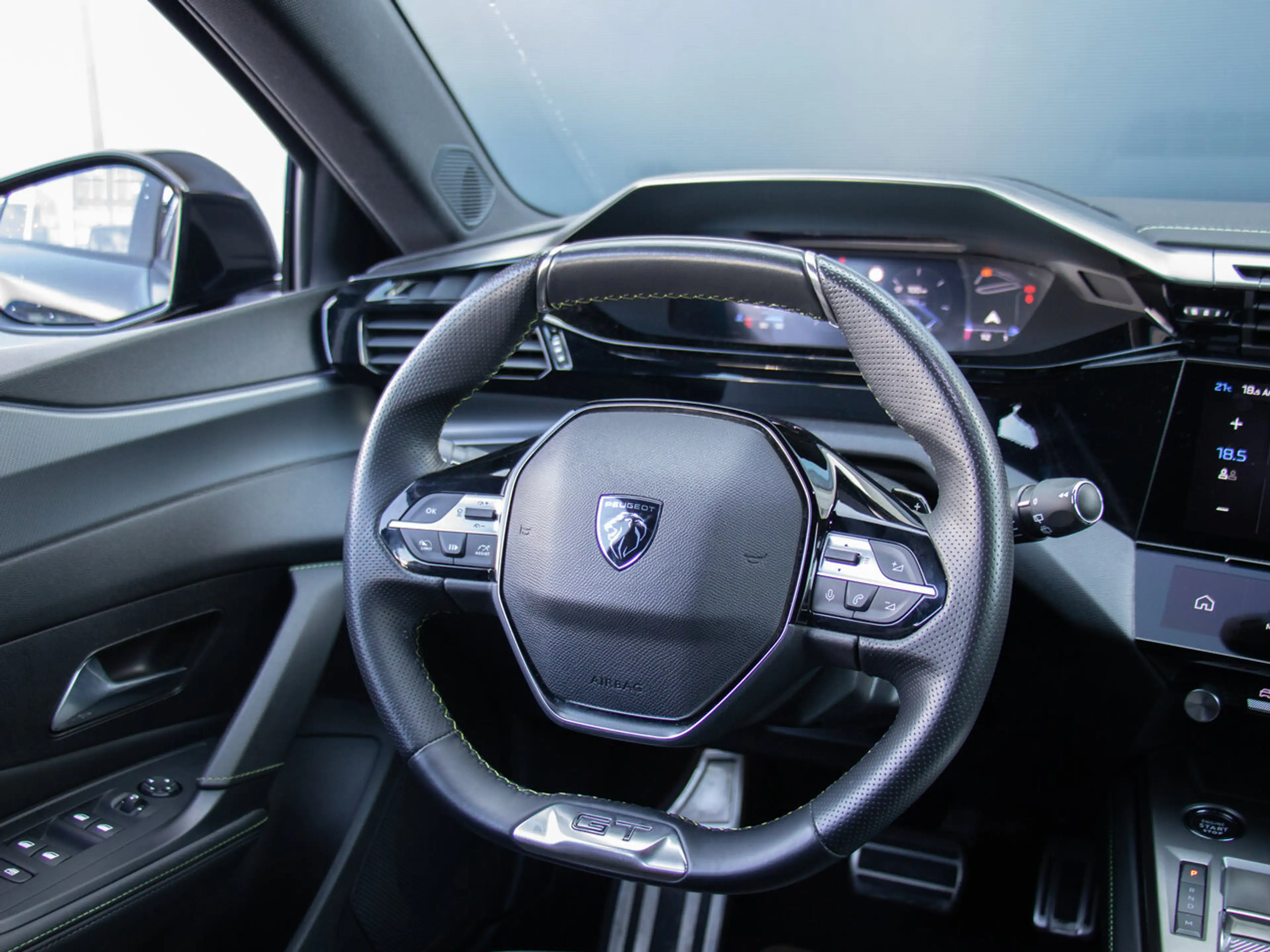 Peugeot 308 GT 5d 1.2 130PK|CAMERA|CARPLAY|NAVI|STOELVERWAR... — photo 18