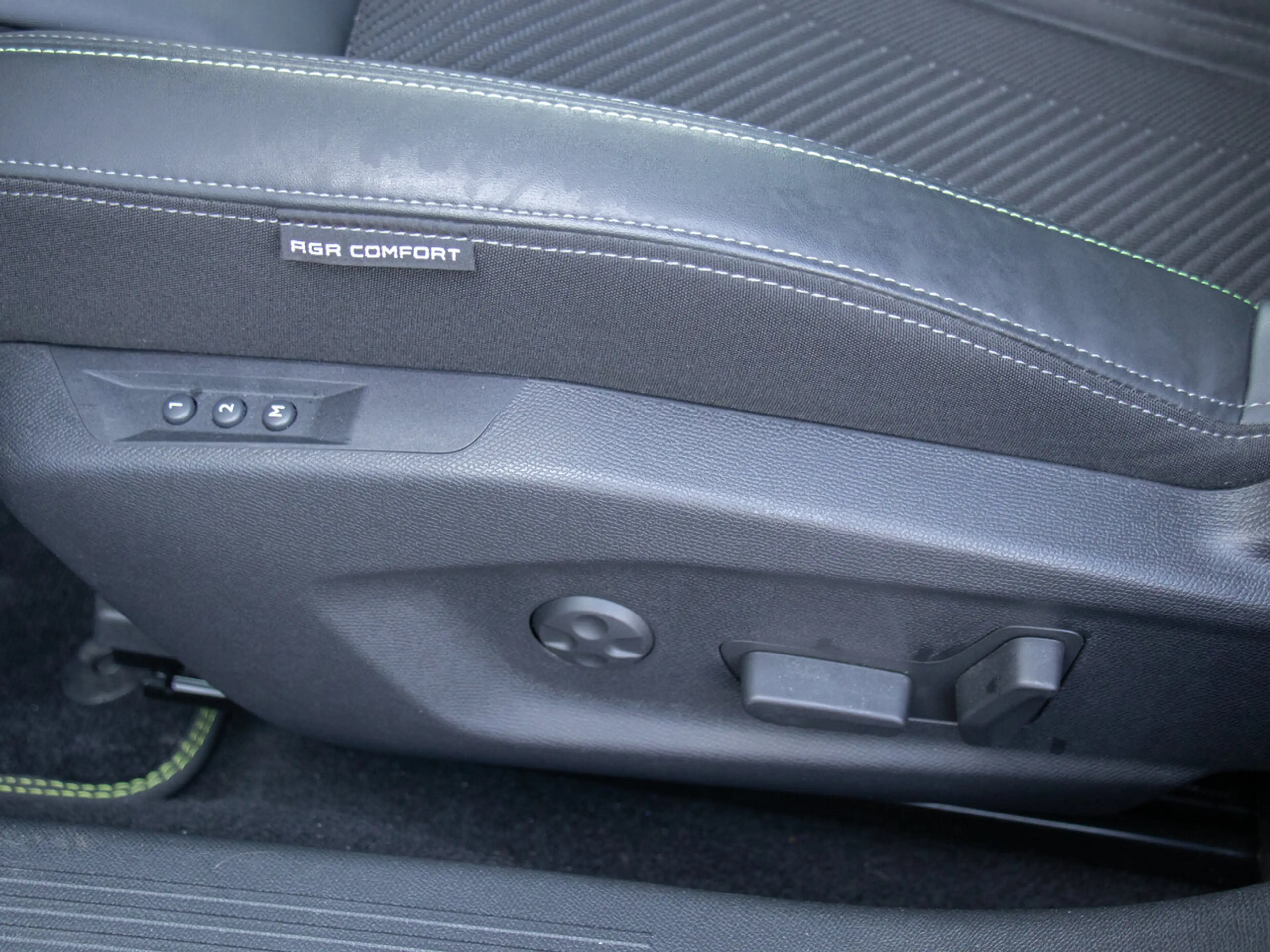 Peugeot 308 GT 5d 1.2 130PK|CAMERA|CARPLAY|NAVI|STOELVERWAR... — photo 12