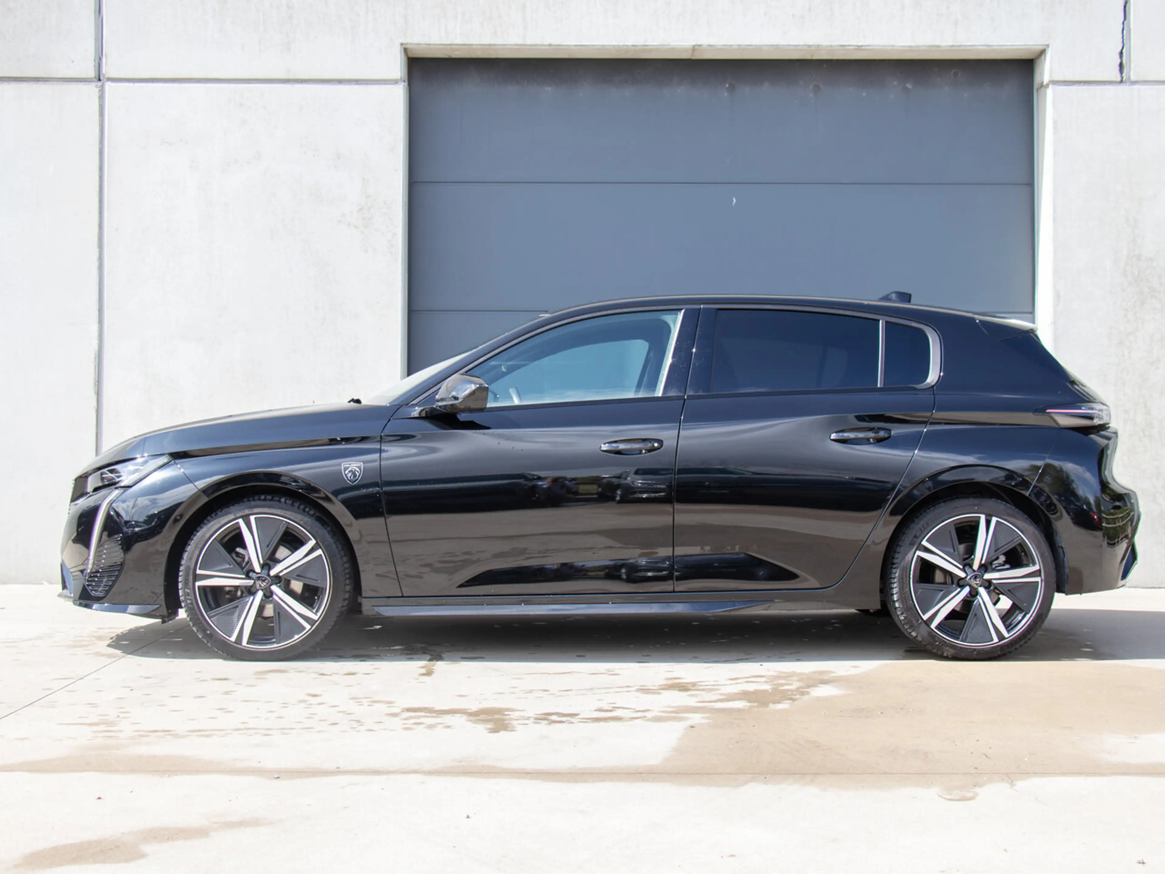 Peugeot 308 GT 5d 1.2 130PK|CAMERA|CARPLAY|NAVI|STOELVERWAR... — photo 4