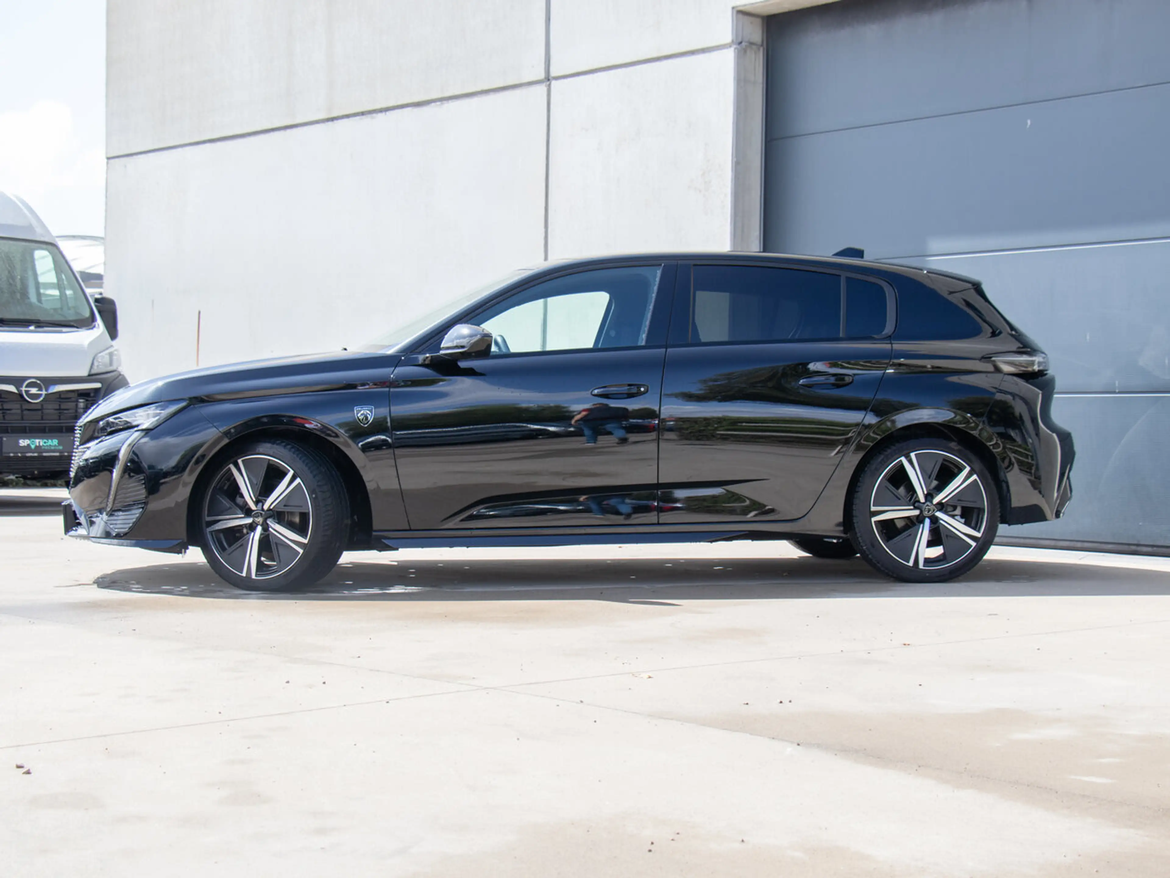 Peugeot 308 GT 5d 1.2 130PK|CAMERA|CARPLAY|NAVI|STOELVERWAR... — photo 2
