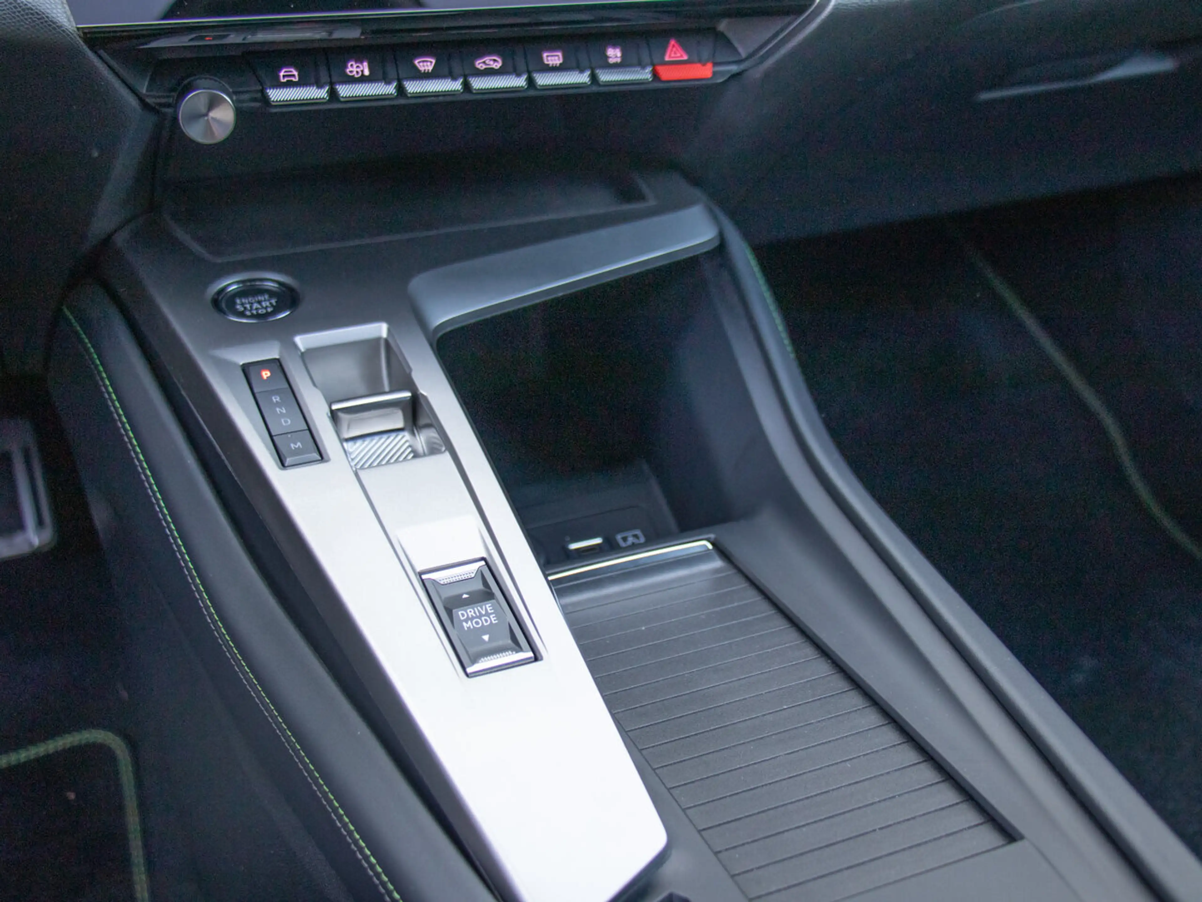 Peugeot 308 GT 5d 1.2 130PK|CAMERA|CARPLAY|NAVI|STOELVERWAR... — photo 27