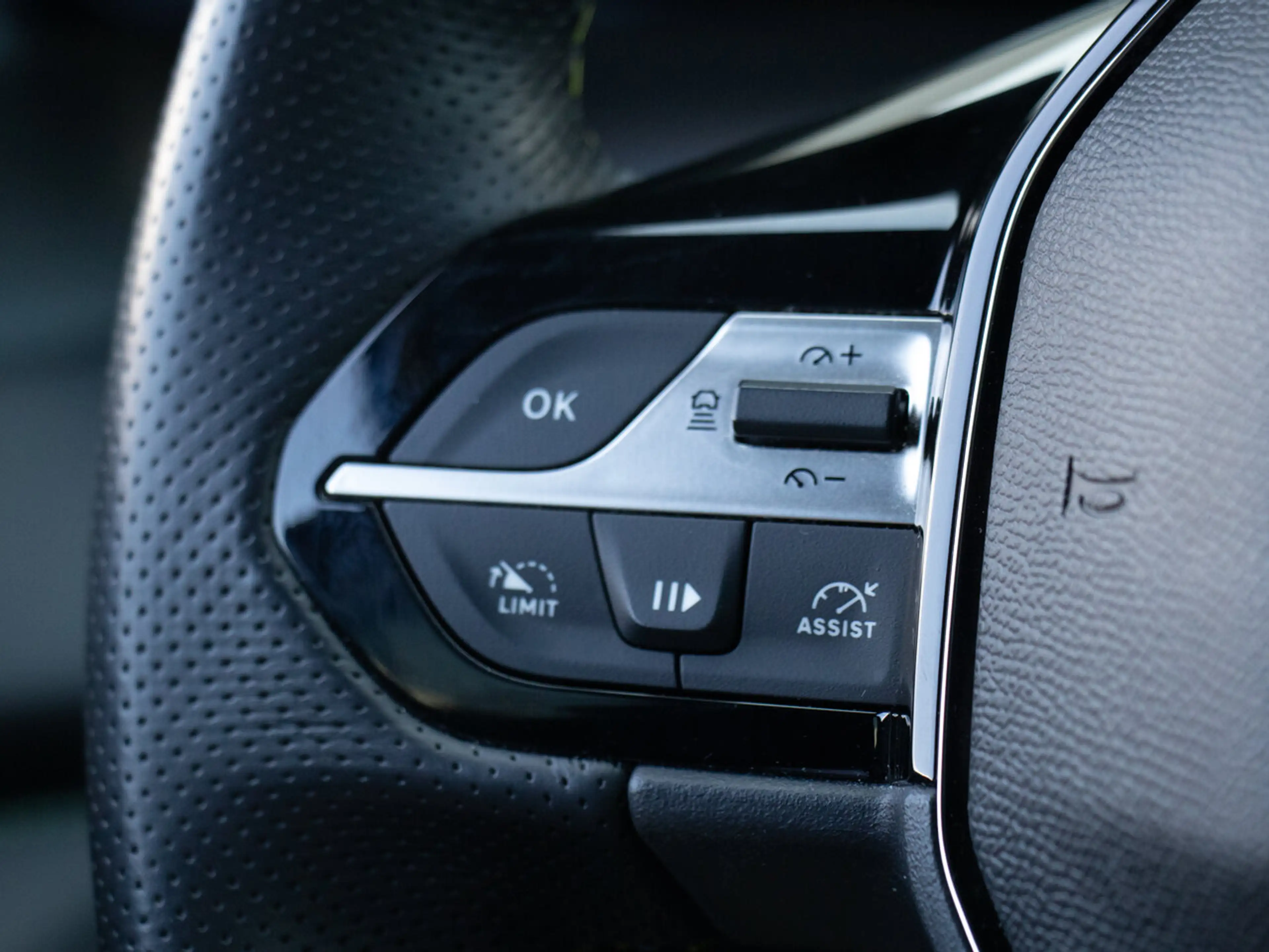 Peugeot 308 GT 5d 1.2 130PK|CAMERA|CARPLAY|NAVI|STOELVERWAR... — photo 14