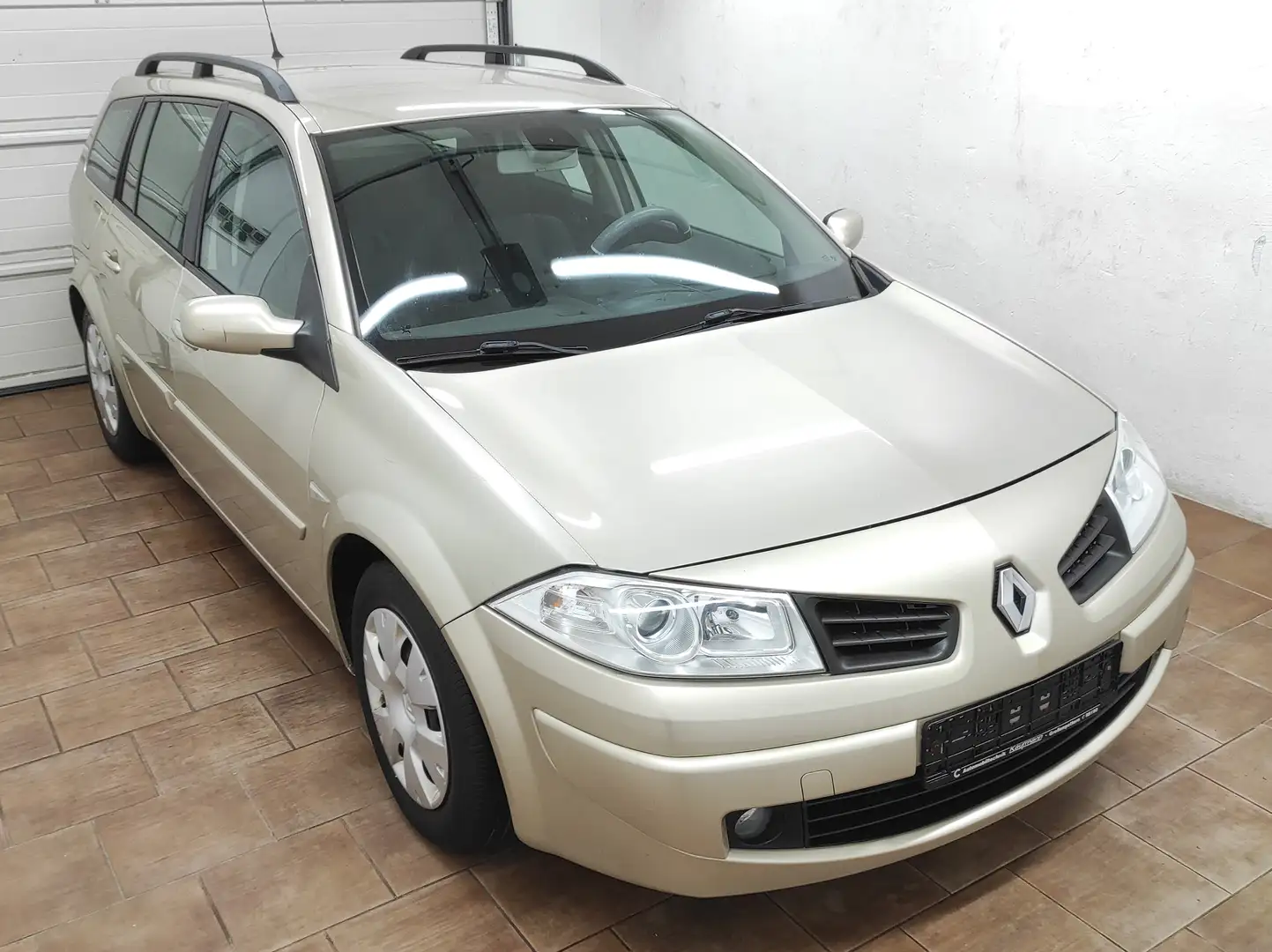Renault Megane 1.6 16V GRANDTOUR AHK KLIMA BC ESP EURO-4 Avantage Grau - 1