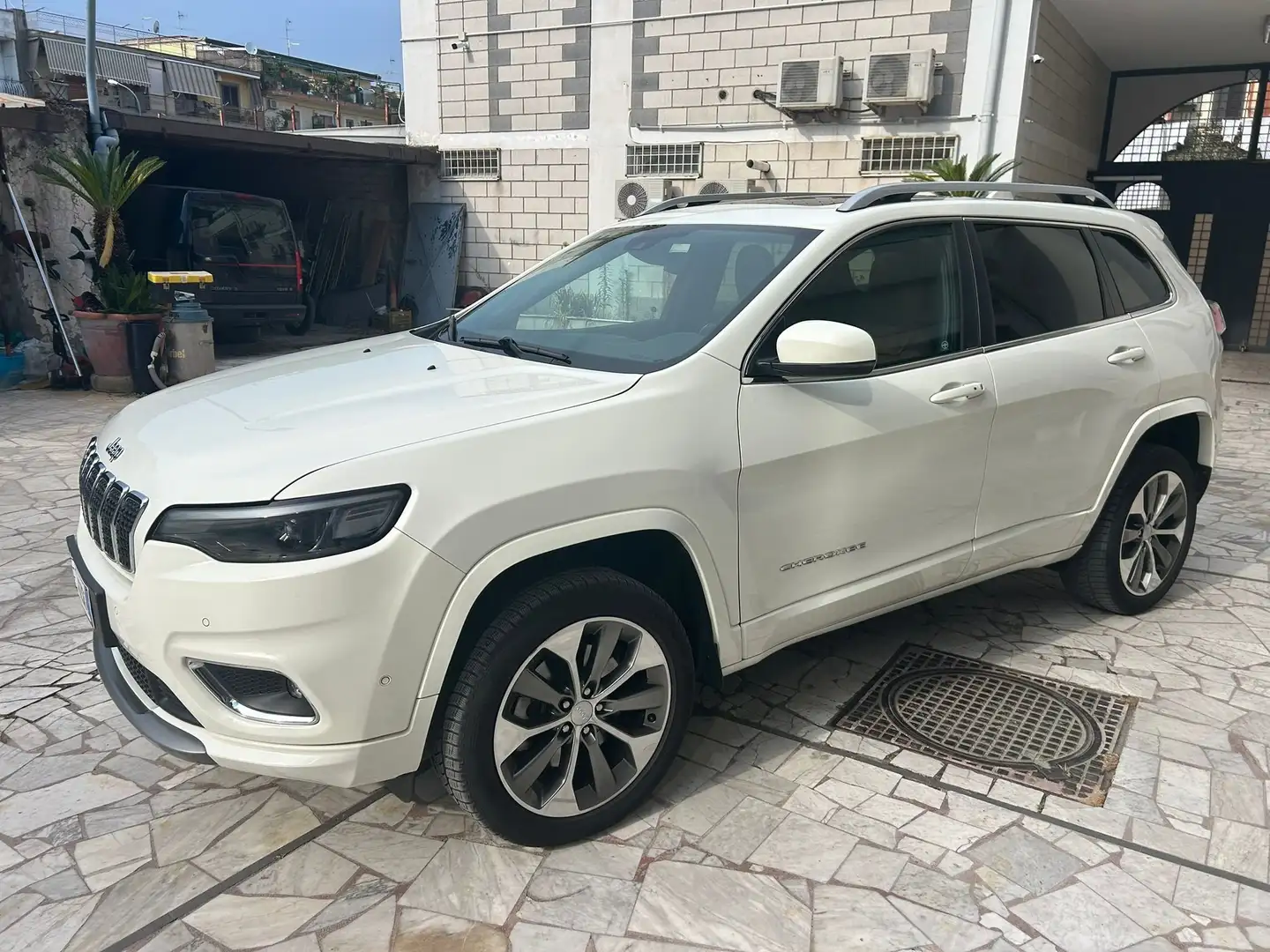 Jeep Cherokee Cherokee V 2018 2.2 mjt Overland 4wd drive I auto Bianco - 1