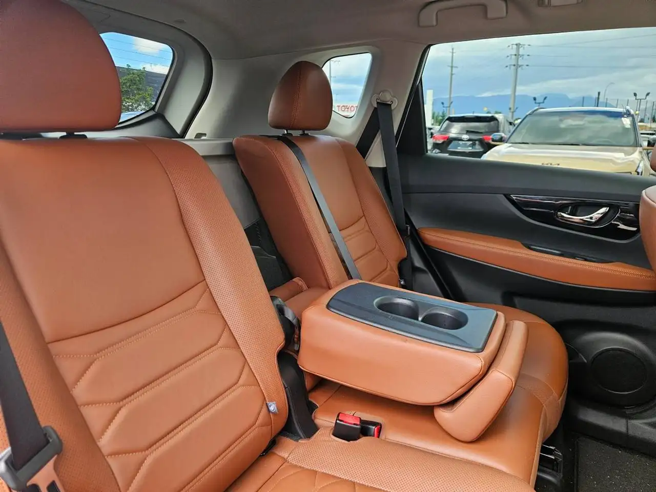 Nissan Rogue fotografie Nissan Rogue