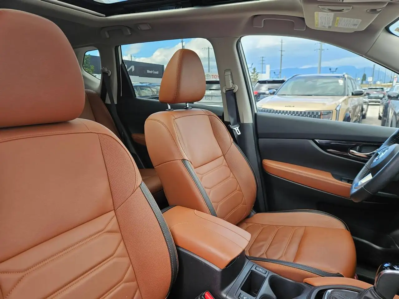 Nissan Rogue fotografie Nissan Rogue