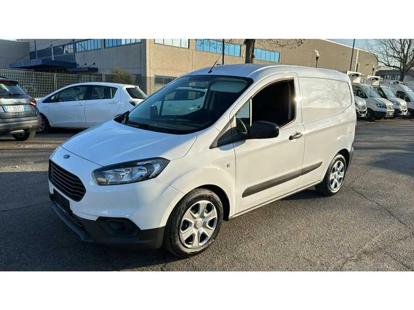 Ford Transit Courier 1.5 tdci 75cv S&S Trend my20 bijela - 1