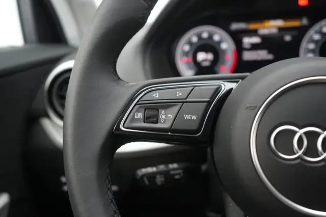 Audi Q2 view 19