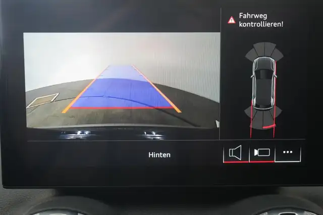 Audi Q2 view 14