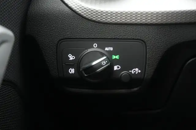 Audi Q2 view 29