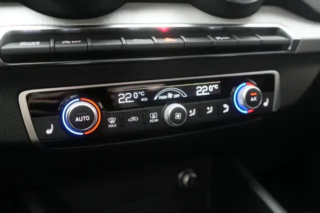 Audi Q2 view 16