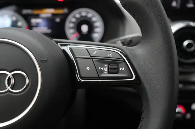 Audi Q2 view 20