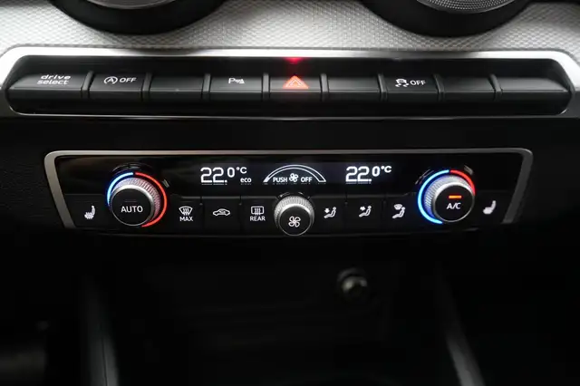 Audi Q2 view 17