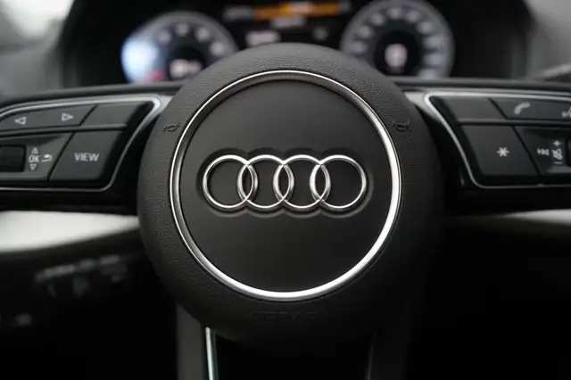 Audi Q2 view 22