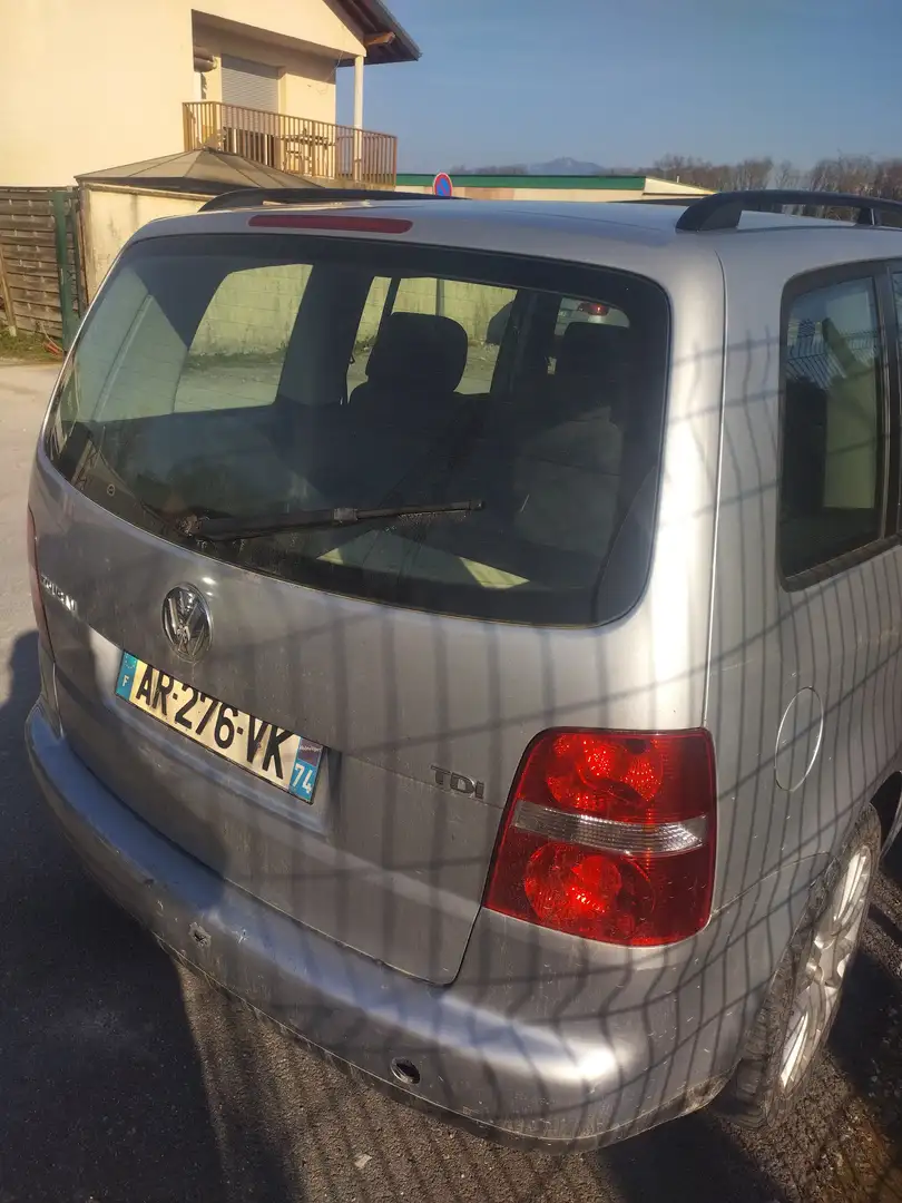 Volkswagen Touran 2•0 TDI Gris - 1
