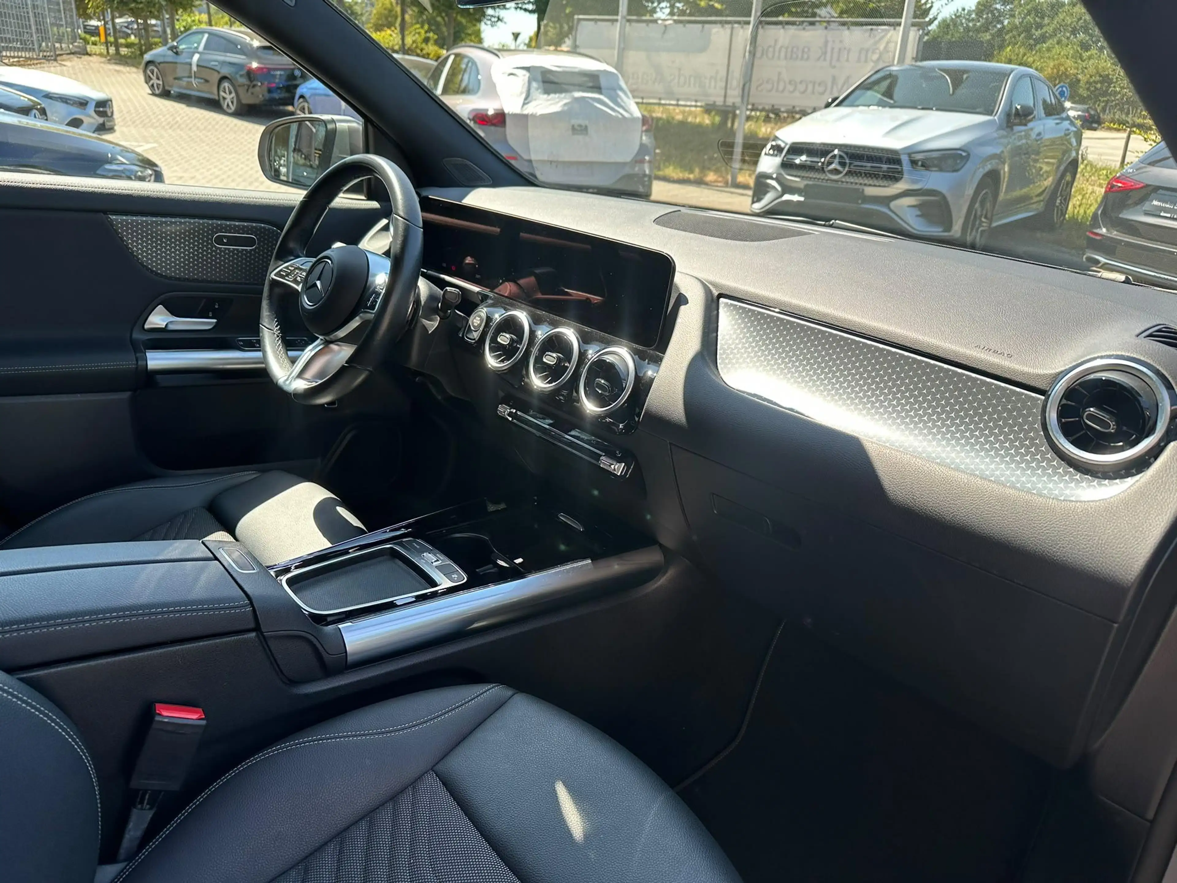 Mercedes-Benz GLA 180 GLA Business Line — photo 13
