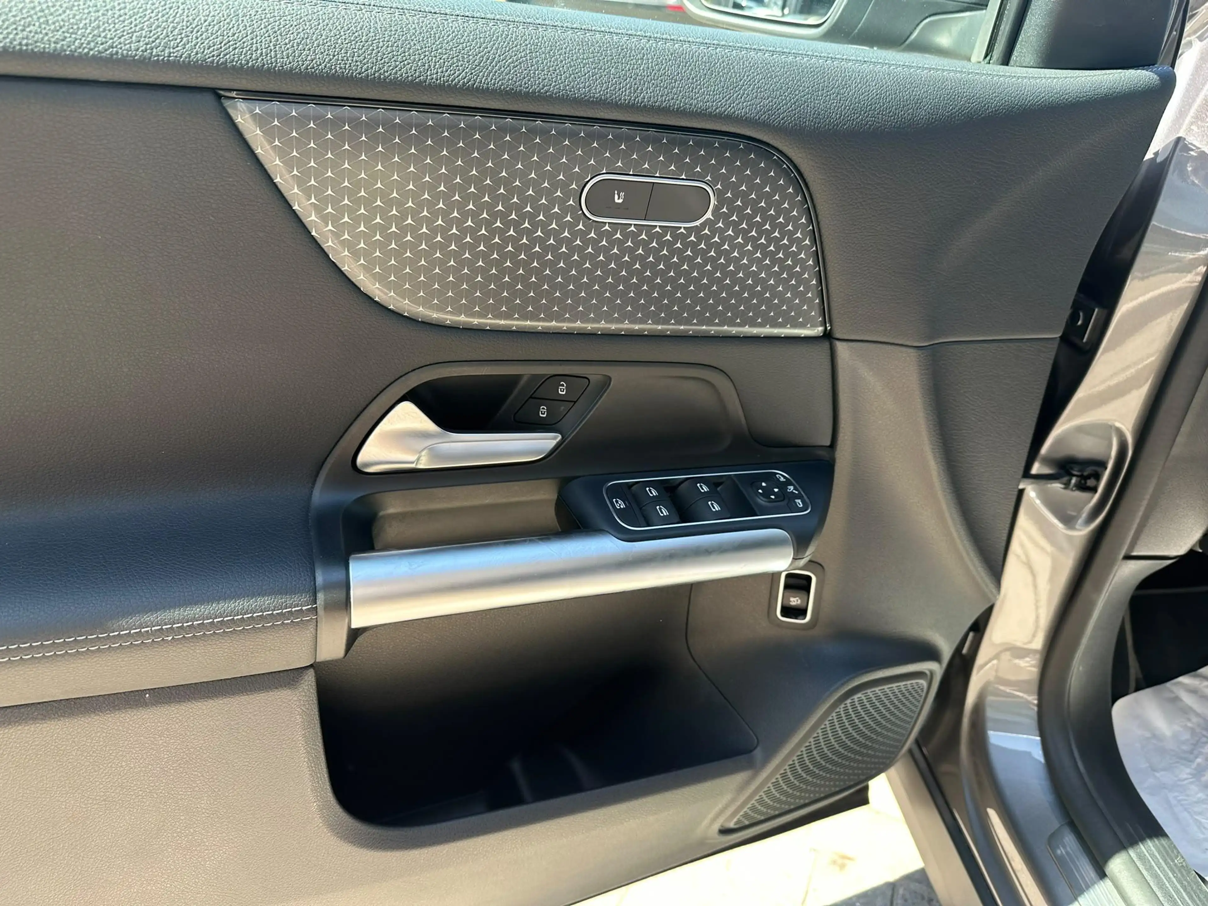 Mercedes-Benz GLA 180 GLA Business Line — photo 10