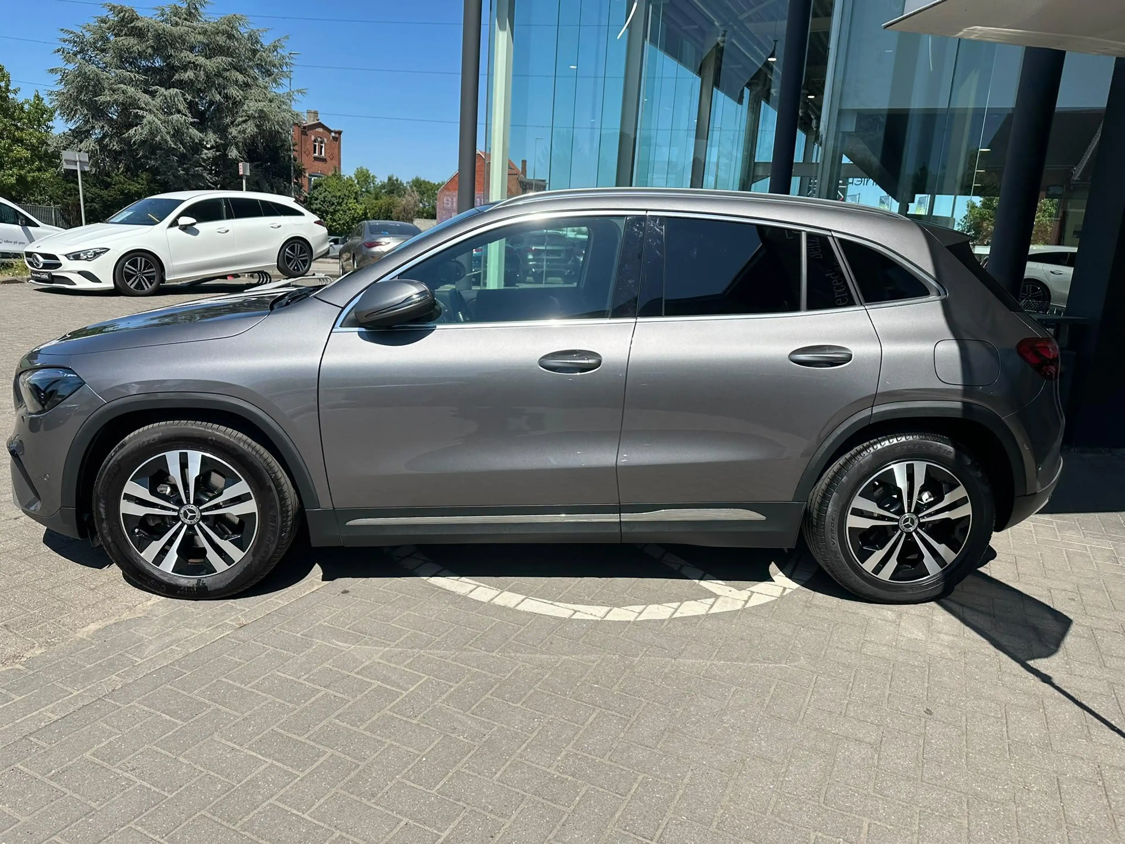 Mercedes-Benz GLA 180 GLA Business Line — photo 2