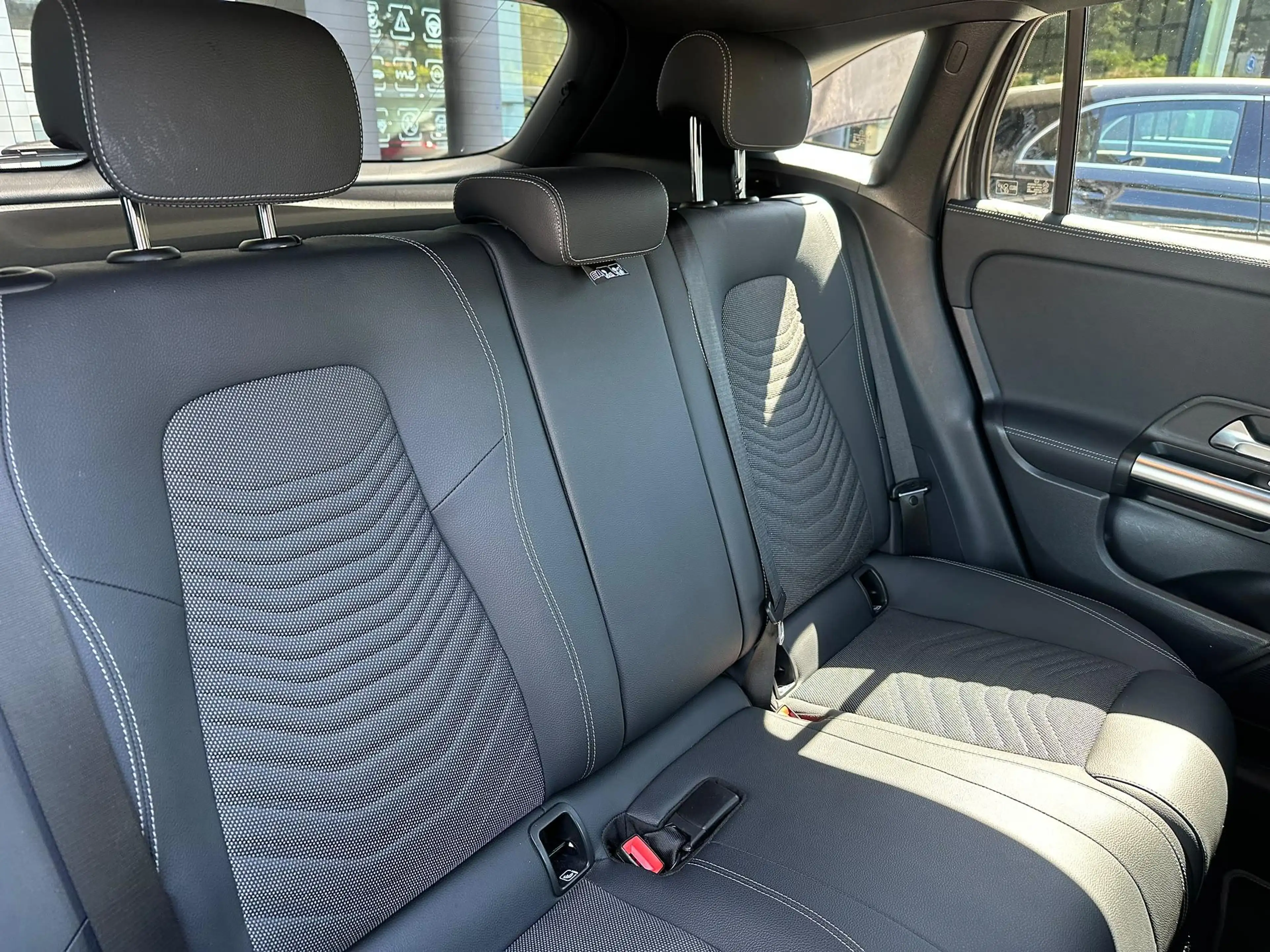 Mercedes-Benz GLA 180 GLA Business Line — photo 16