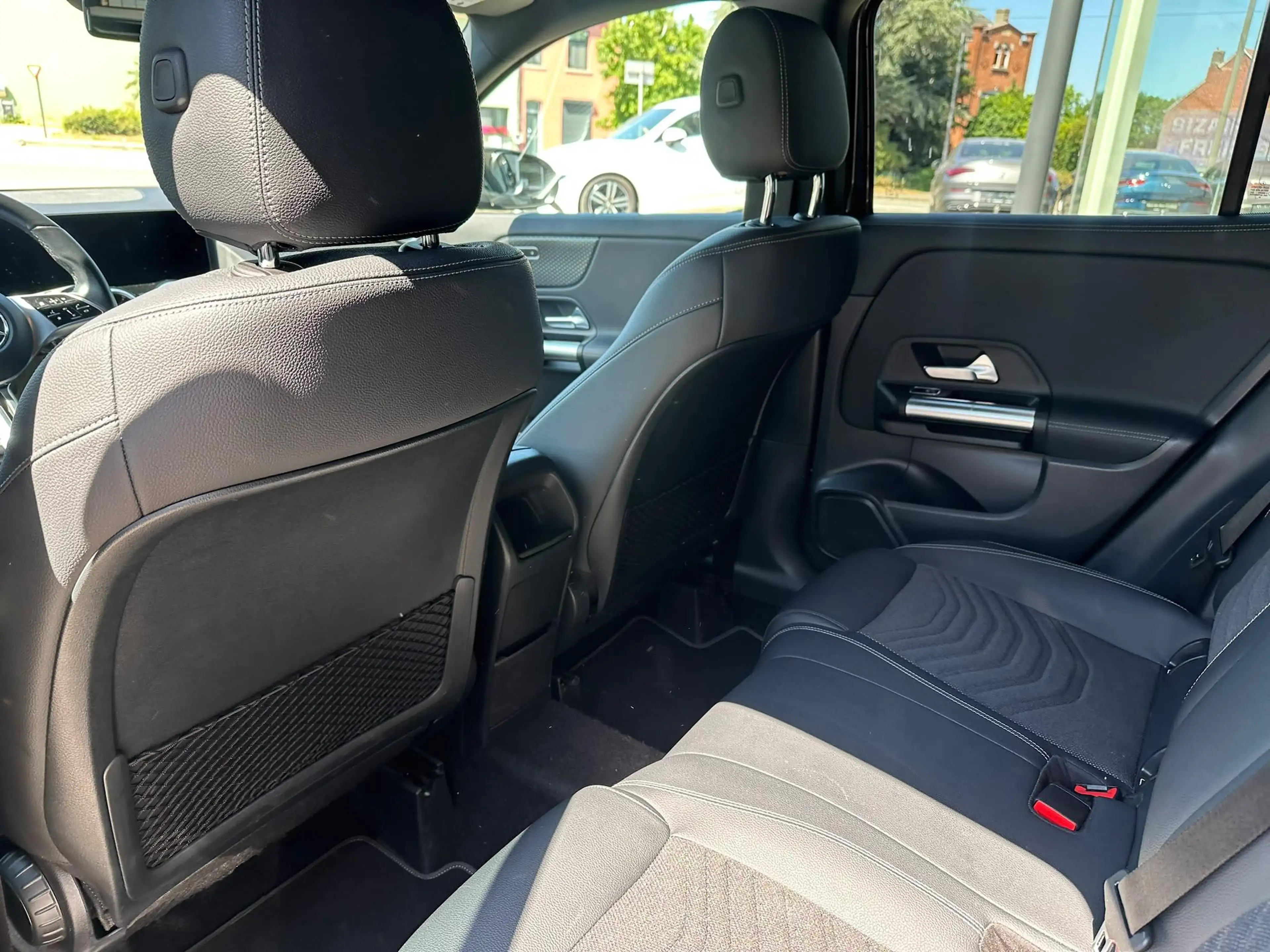 Mercedes-Benz GLA 180 GLA Business Line — photo 17