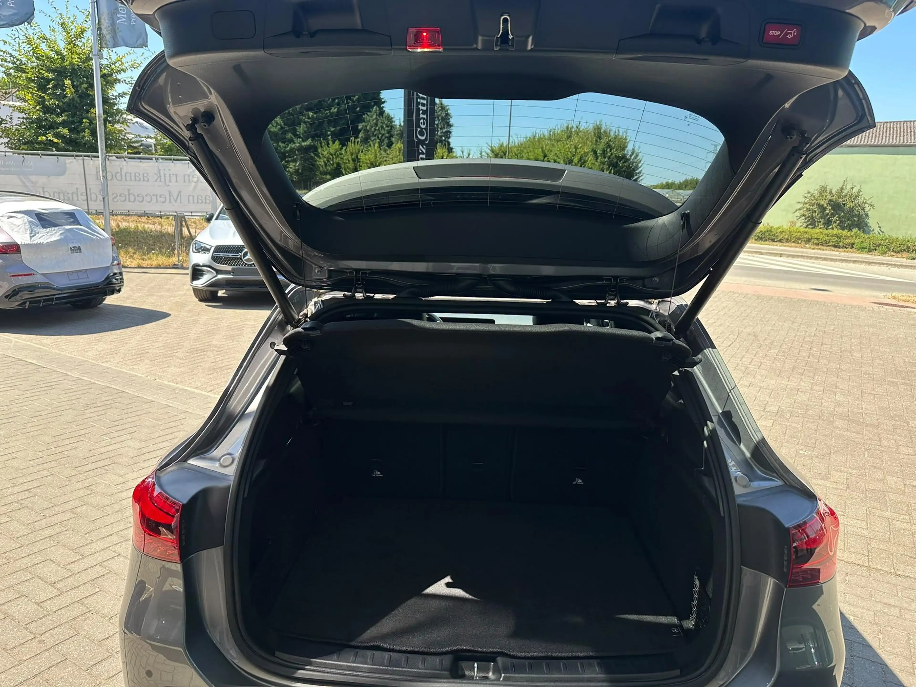 Mercedes-Benz GLA 180 GLA Business Line — photo 9