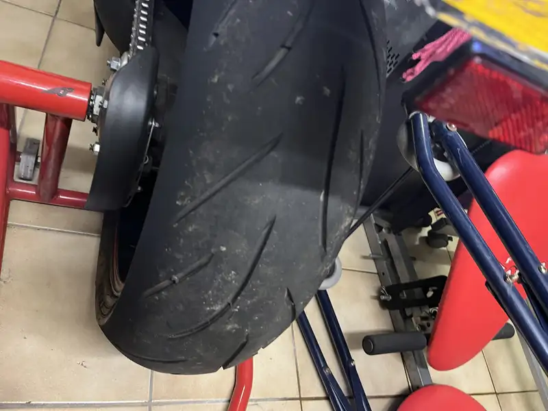 Ducati Hypermotard 1100 - foto 5