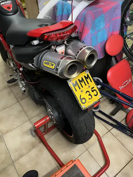 Ducati Hypermotard 1100 - foto 3