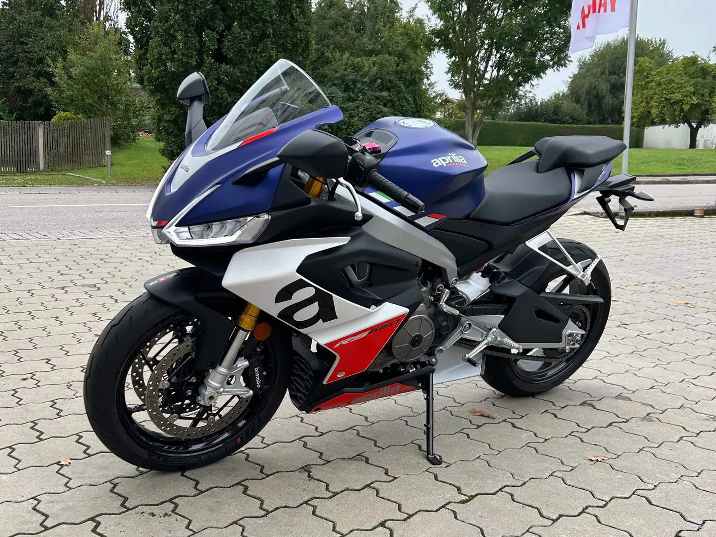 Aprilia RS 660 Blau - 1
